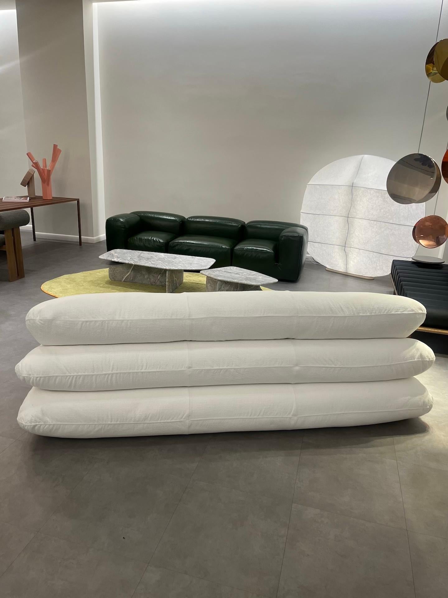 XXIe siècle et contemporain Canapé solaire Tacchini de Faye Toogood en stock en vente