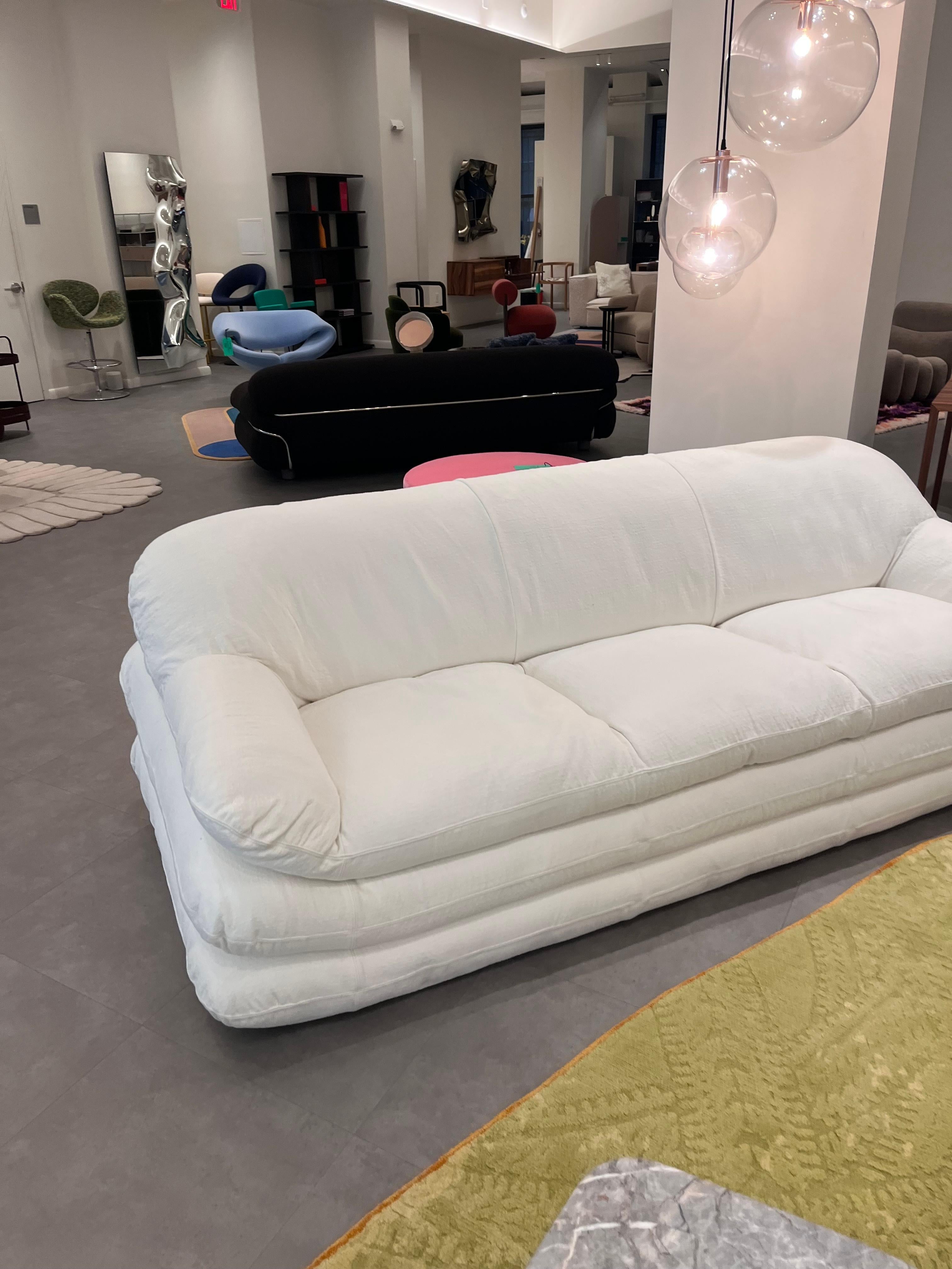 Canapé solaire Tacchini de Faye Toogood en stock en vente 1