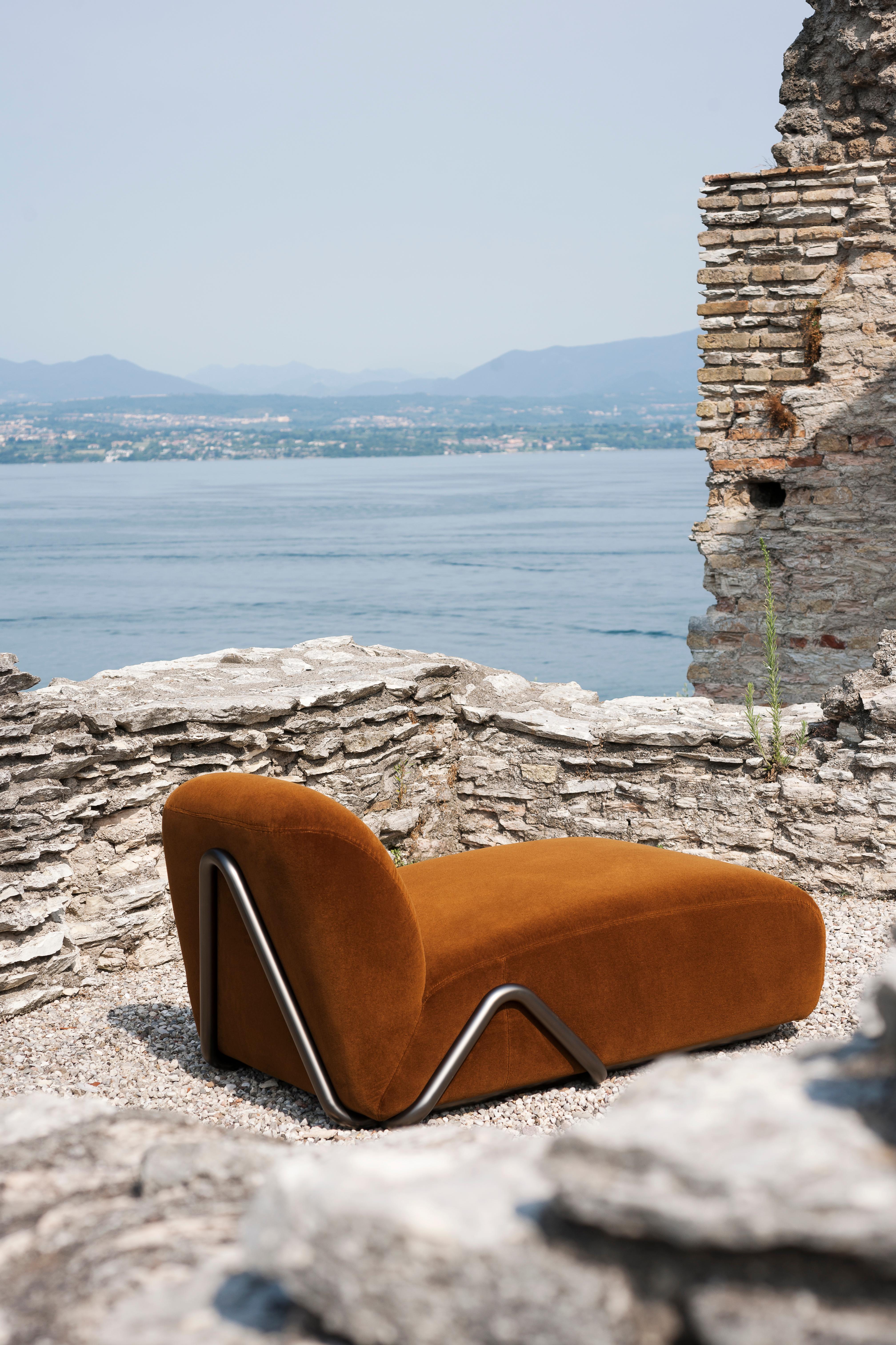 Tacchini Victoria Arm Chaise Longue designed by David/Nicolas In New Condition In Brooklyn, NY