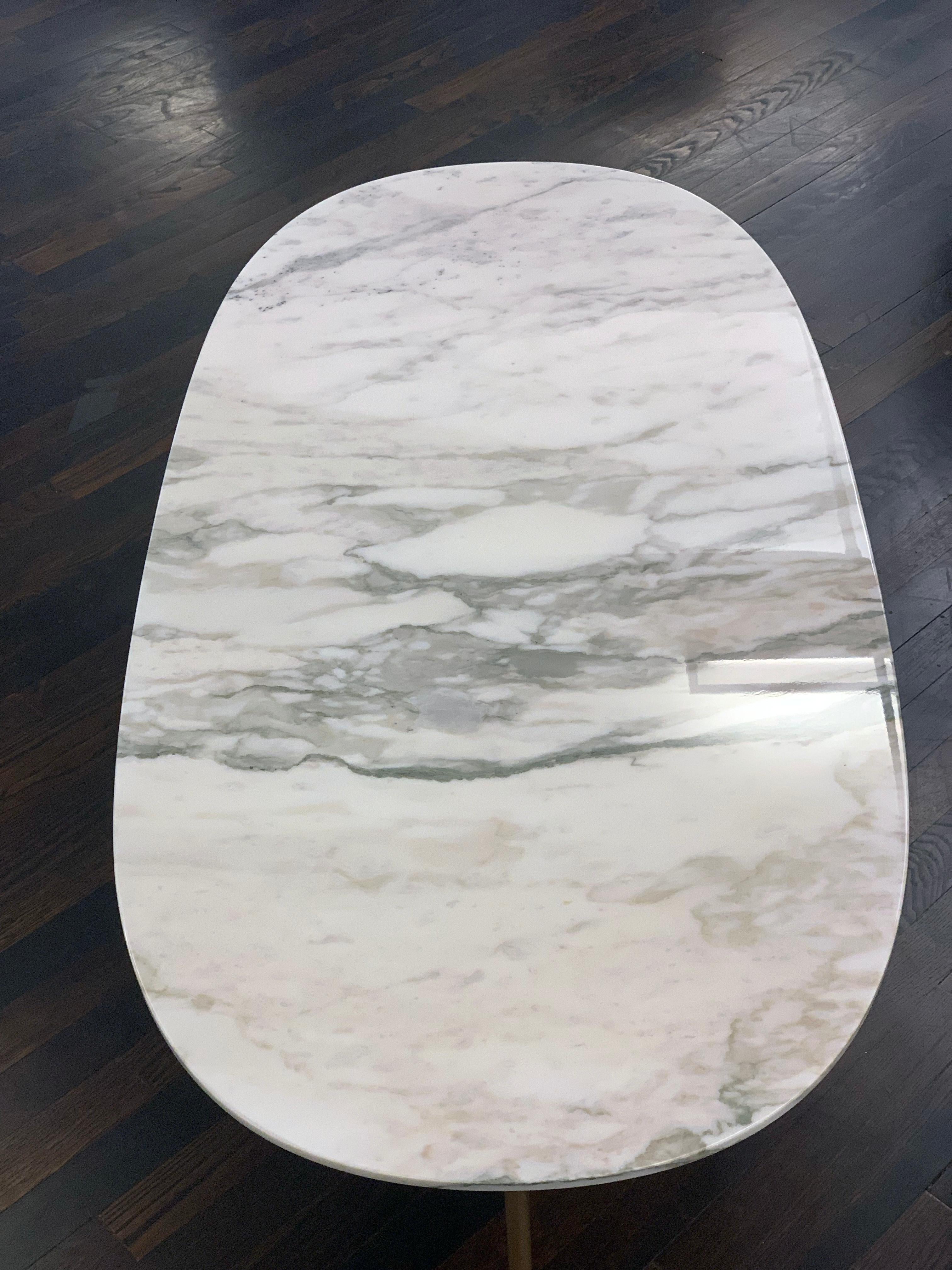 Tacchini White Calacatta Marble Soap Table In Excellent Condition In New York, NY