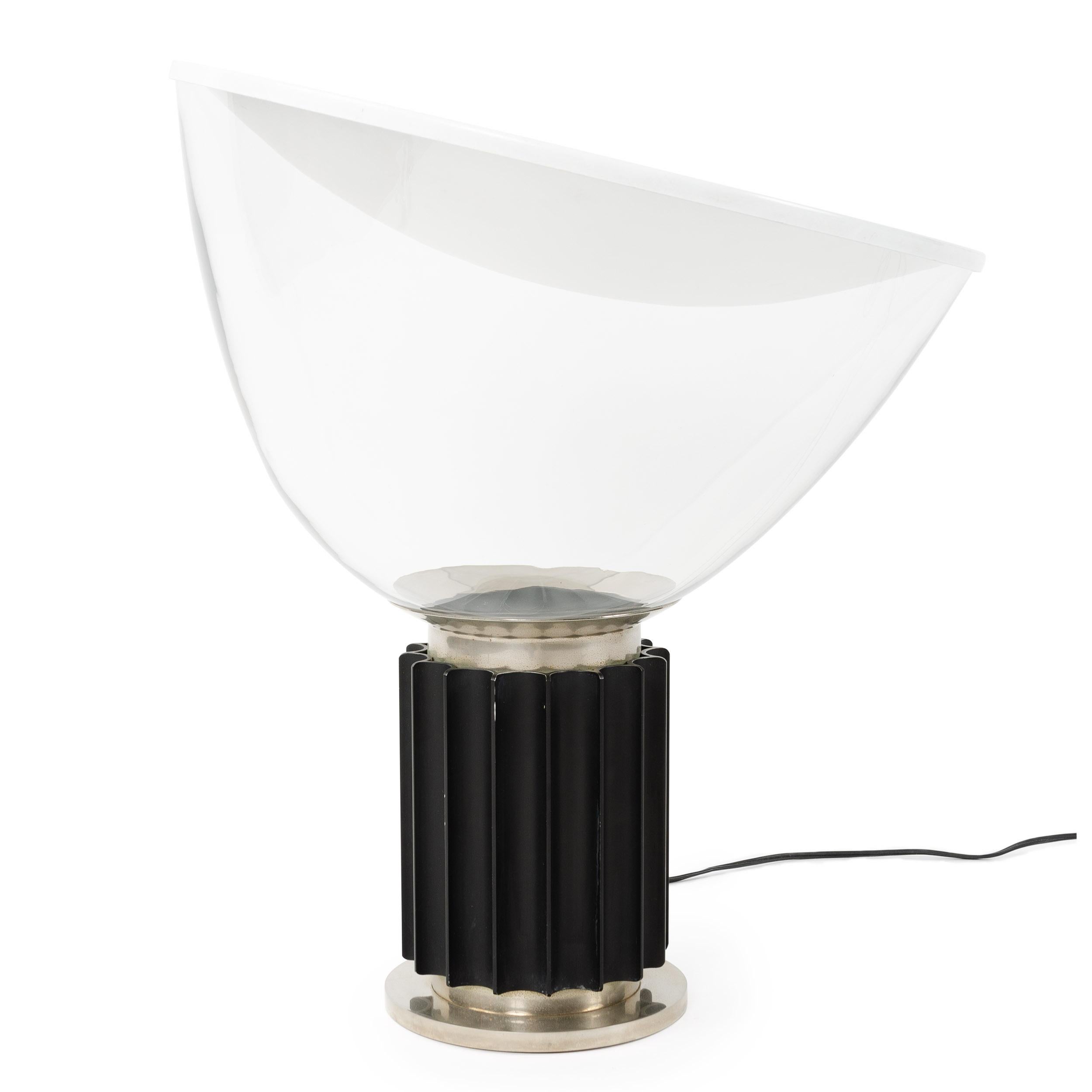 Taccia-Lampe von Achille und Pier Giacomo Castiglioni (Moderne der Mitte des Jahrhunderts) im Angebot