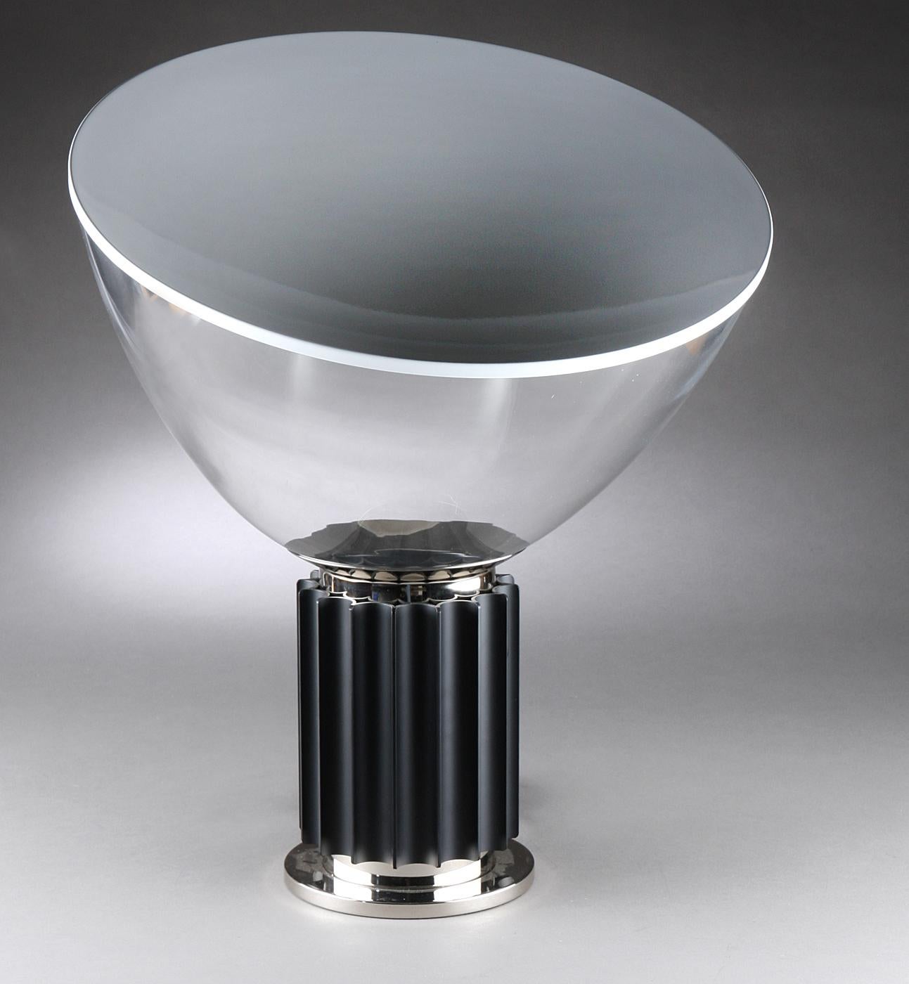 Mid-Century Modern Lampe à poser Taccia par Achille et Pier Giacomo Castiglioni pour Flos en vente