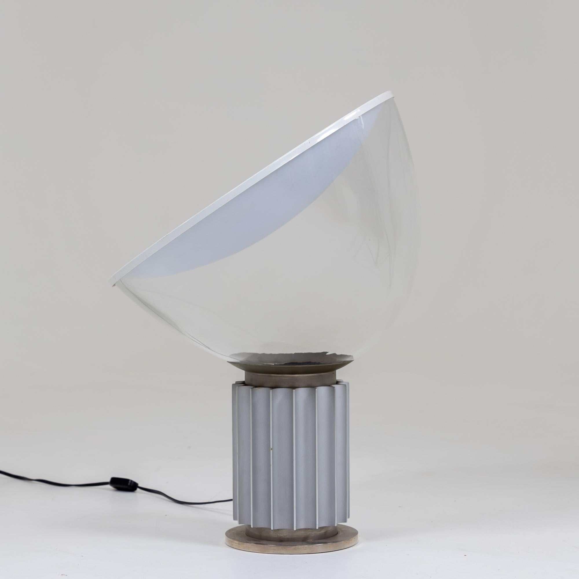 italien Lampe de table Taccia par Achille & Pier G. Castiglioni pour Flos, Italie 20ème siècle en vente
