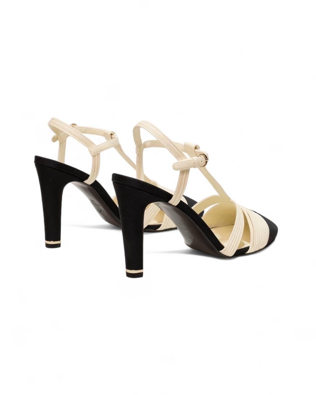 Tacco Chanel Sandalo CC Perle Bicolor Bianco 1