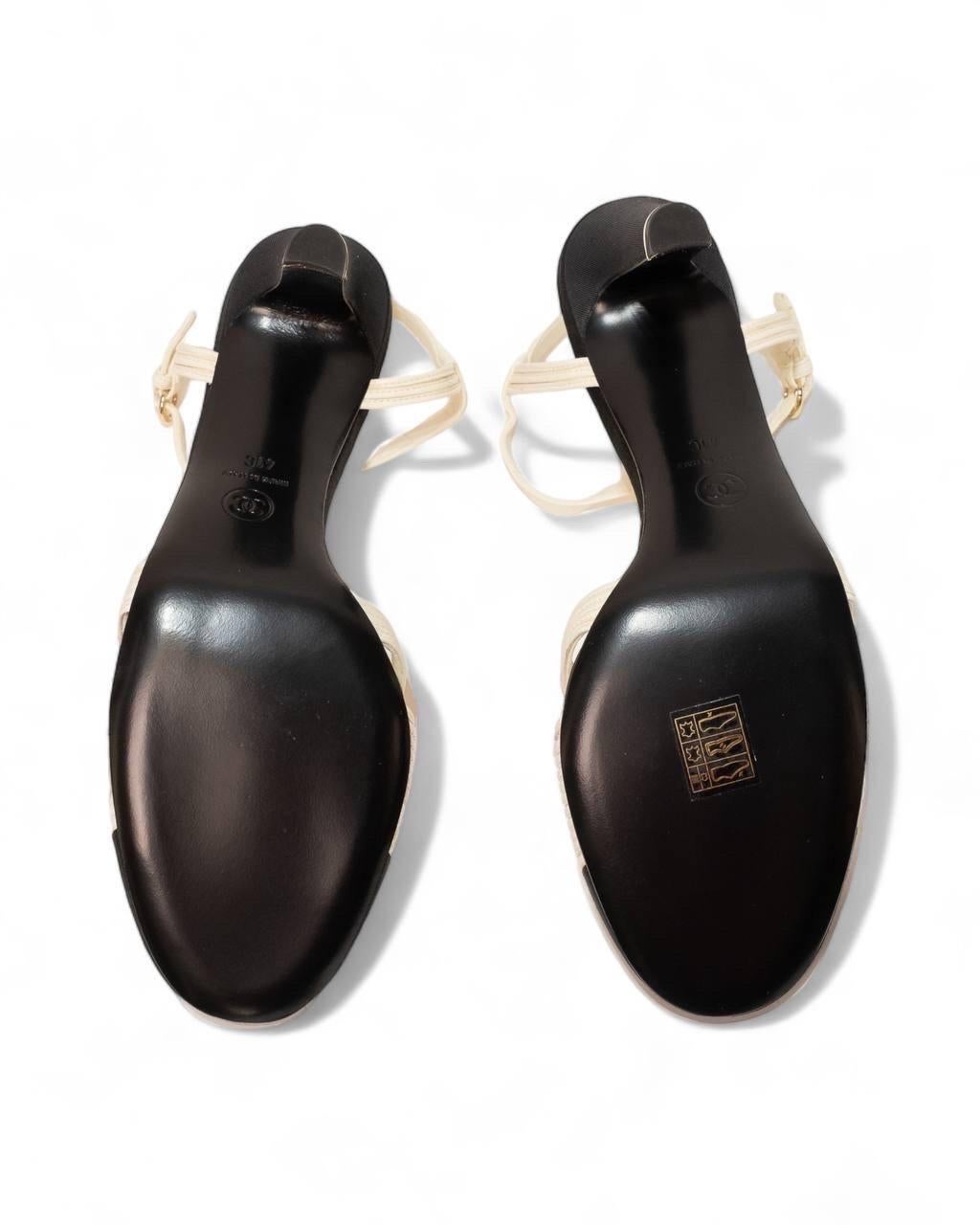 Tacco Chanel Sandalo CC Perle Bicolor Bianco 2
