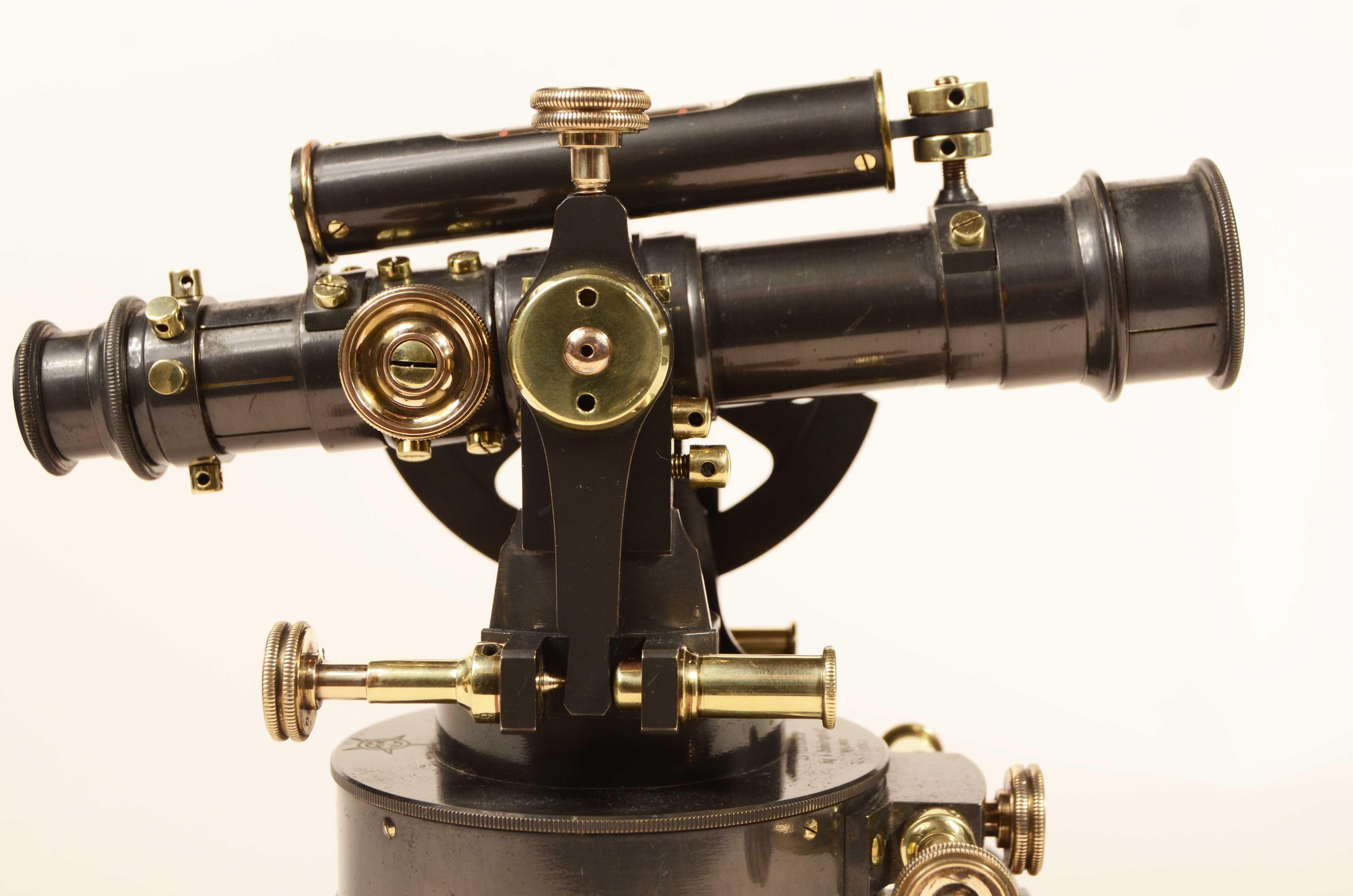 Tachéomètre modèle Soldati fin 19ème siècle signé La Filotecnica Milano en vente 10
