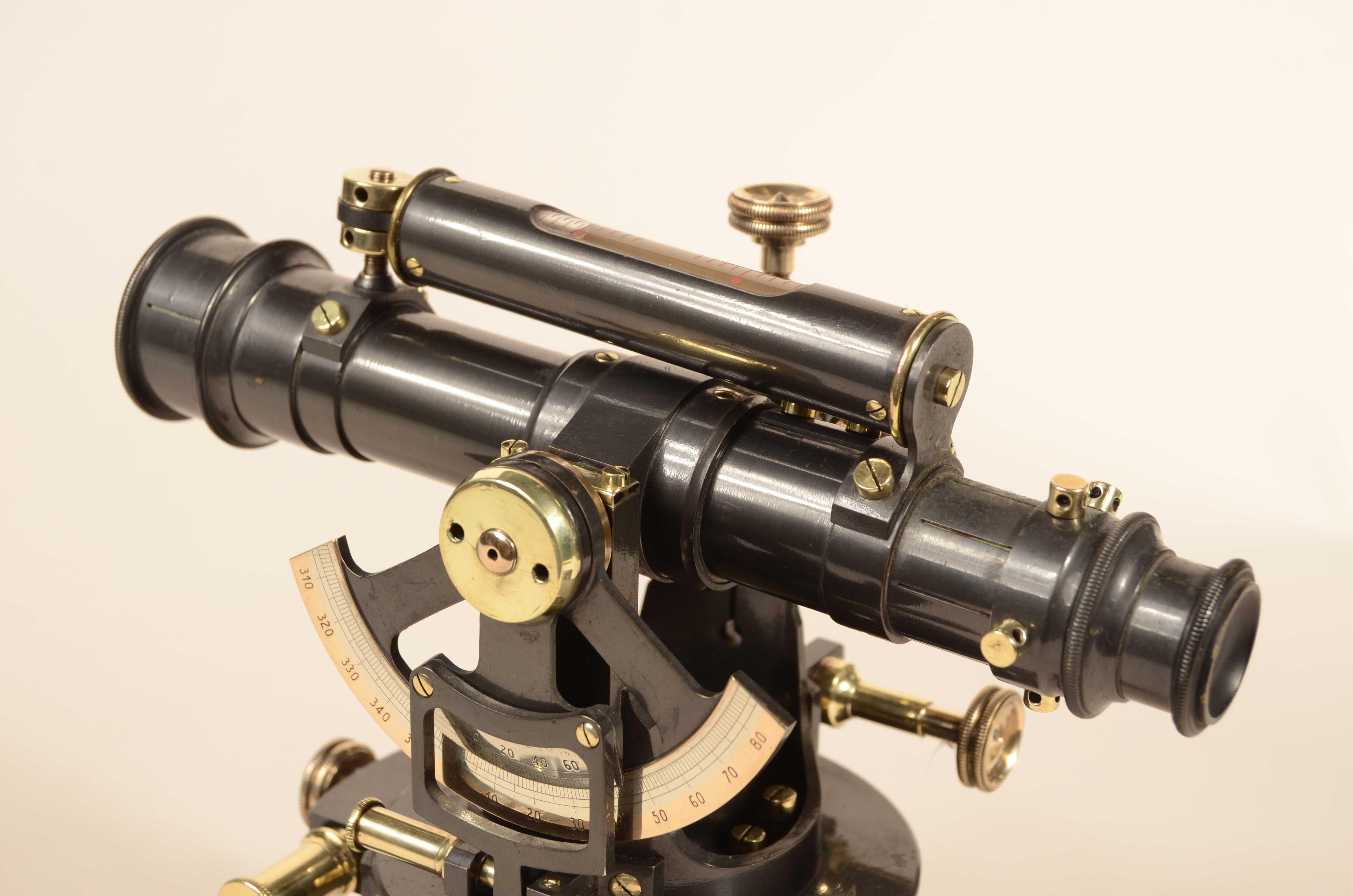 Tachéomètre modèle Soldati fin 19ème siècle signé La Filotecnica Milano en vente 15