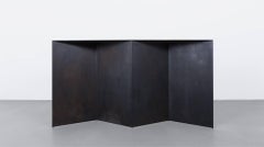 Console Tack de Uhuru Design:: acier noirci à la main