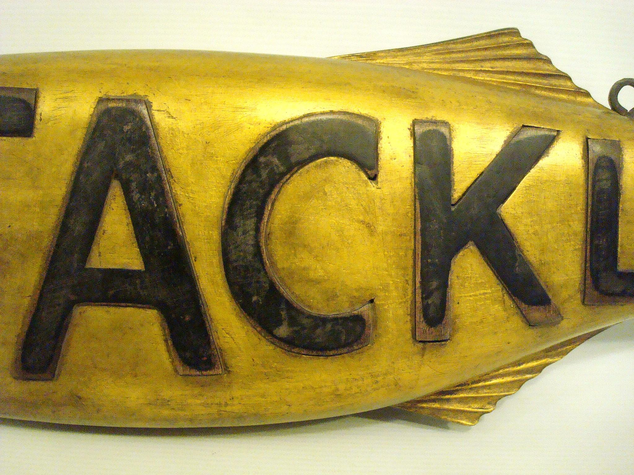 Insegna folkloristica in legno di Tackle Fish Store Teade. Caccia Pesca Cabine.  USA 1930 In condizioni buone in vendita a Buenos Aires, Olivos