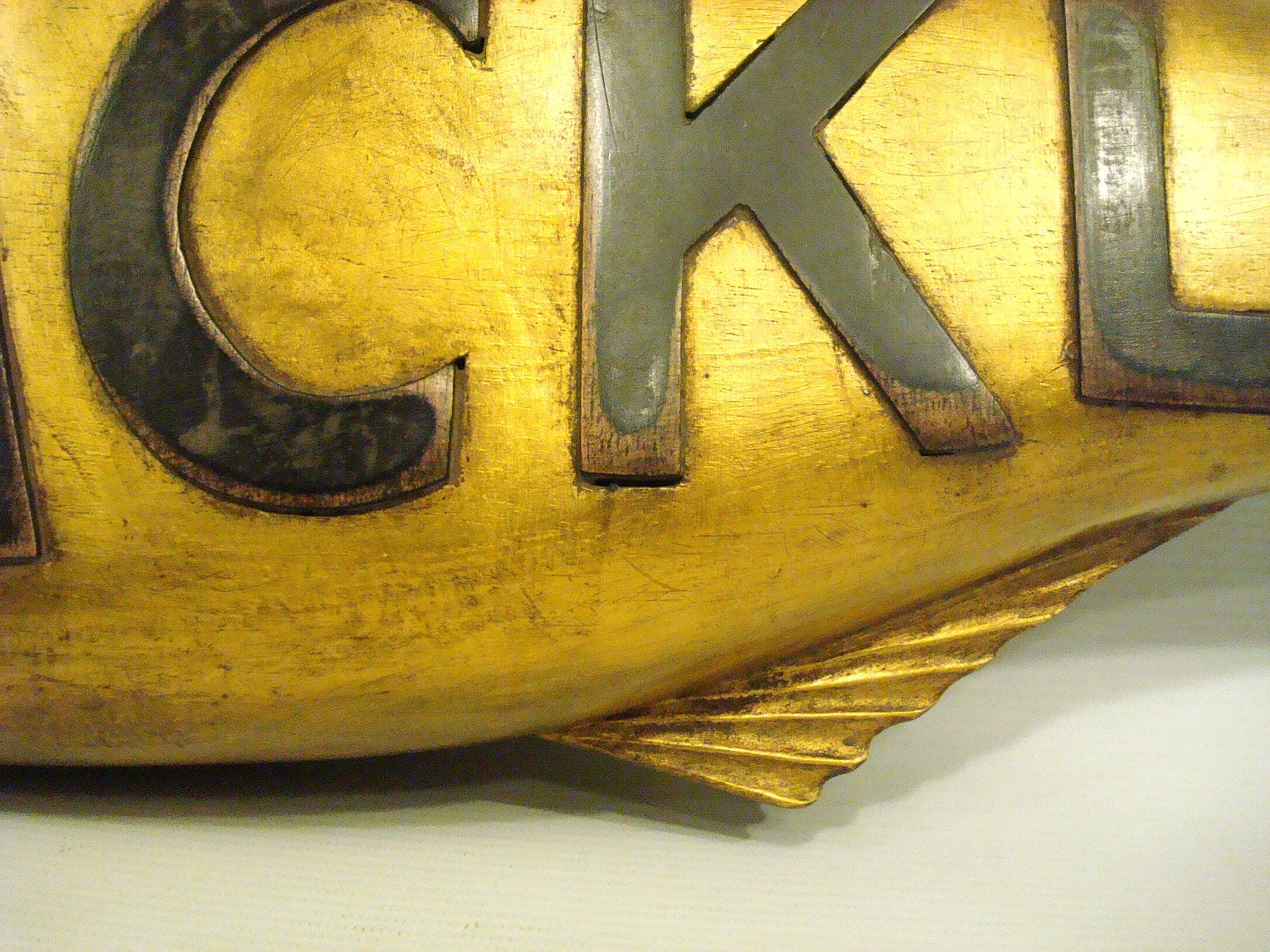 Insegna folkloristica in legno di Tackle Fish Store Teade. Caccia Pesca Cabine.  USA 1930 in vendita 1