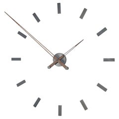 Tacón 12 T Wall Clock