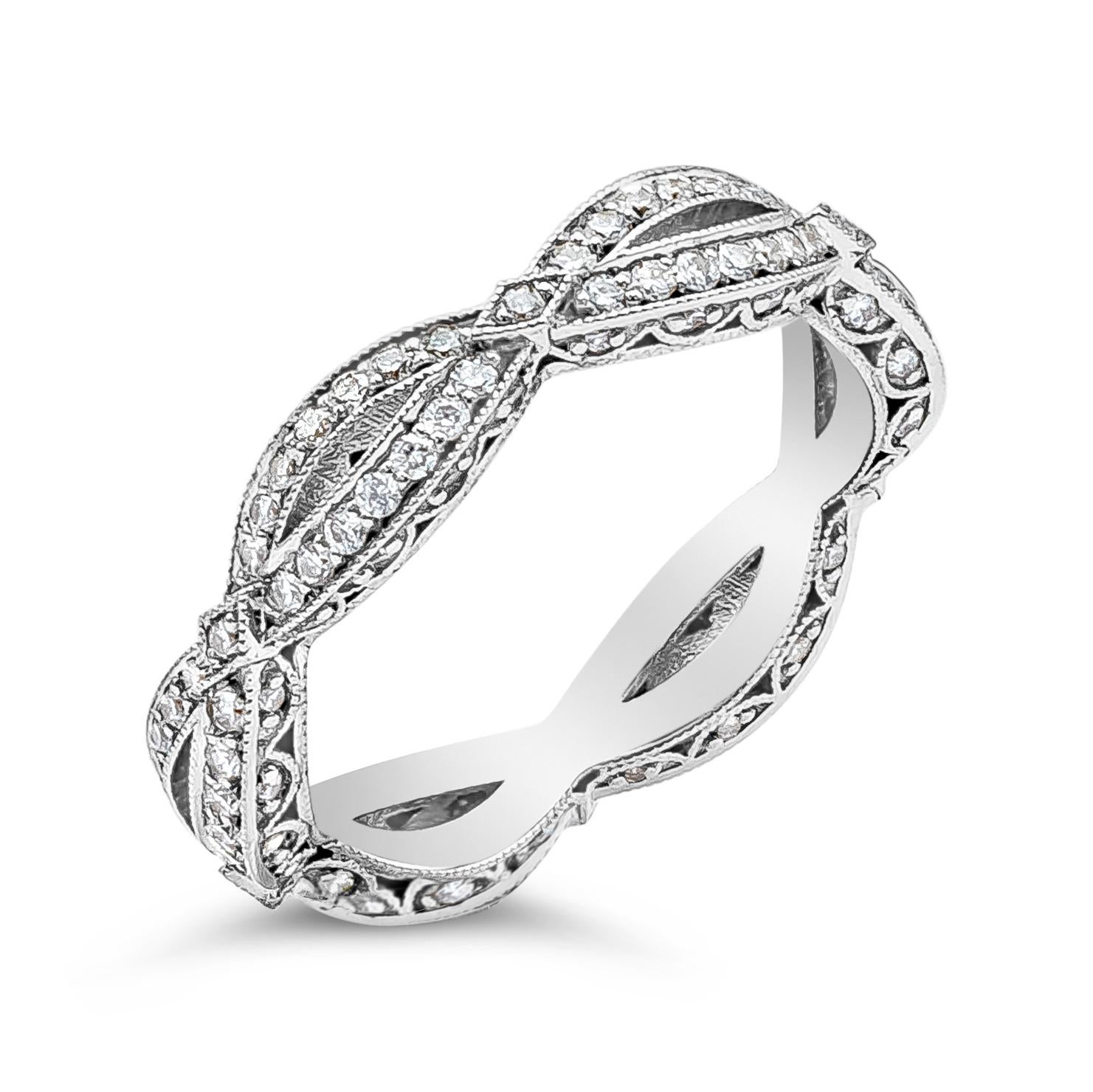 Tacori Eternity-Ehering mit 0,60 Karat rundem Diamant Crossover im Zustand „Hervorragend“ im Angebot in New York, NY