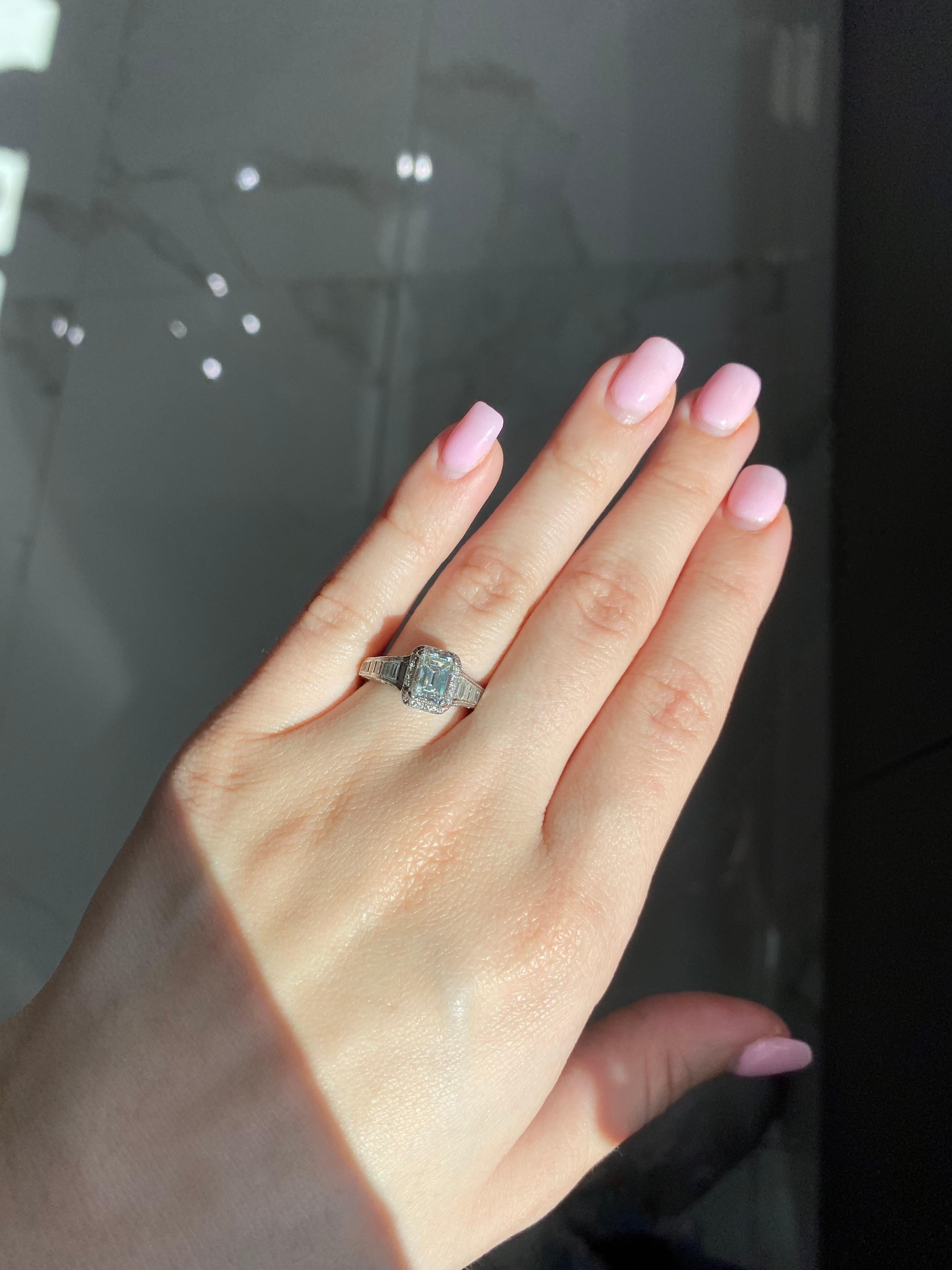 Tacori 1,01 Smaragdschliff Ring mit 1,35 Karat seitlichem Diamant, GIA zertifiziert im Angebot 1