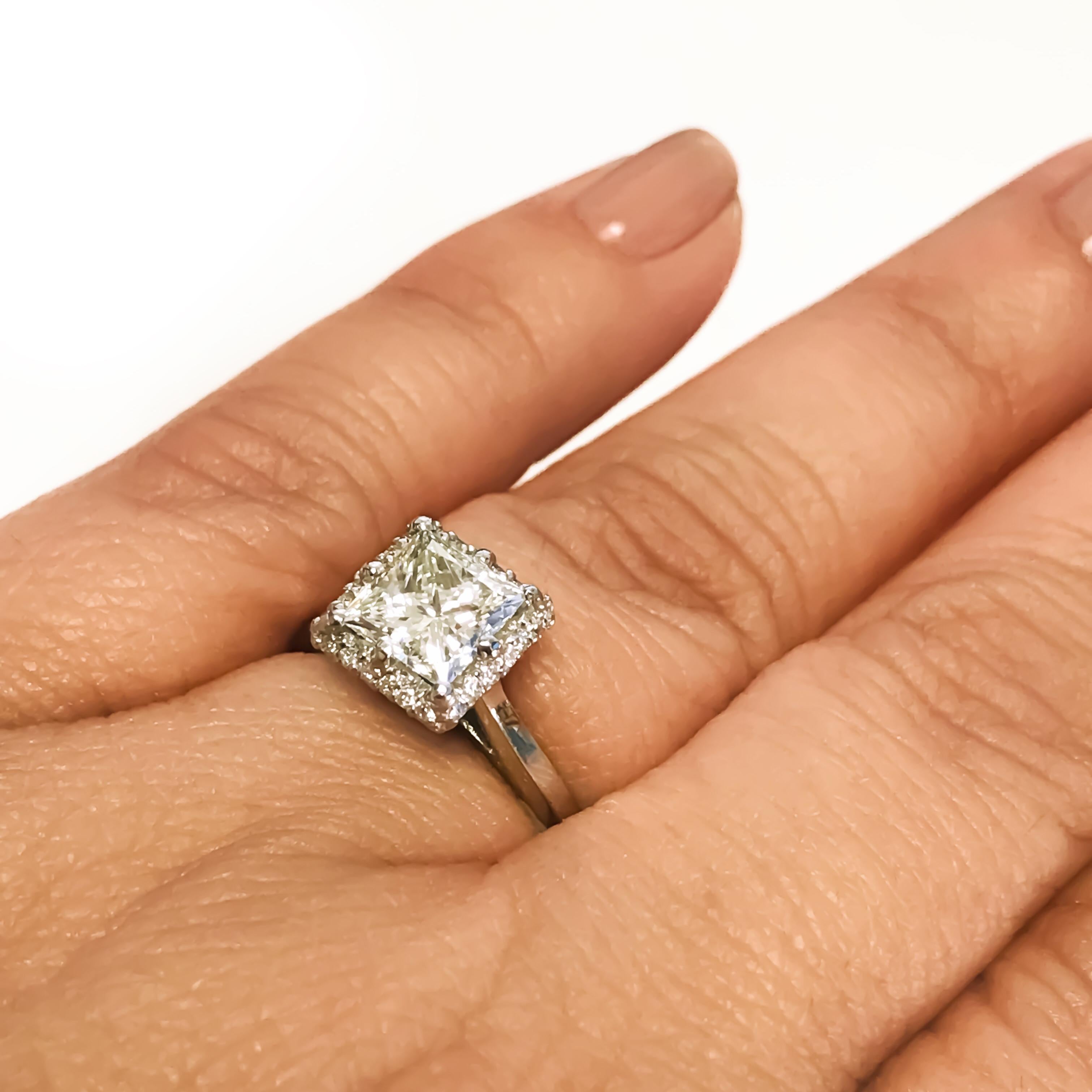 Tacori Platinum Diamond Engagement Ring, GIA Certified, 1.59 Carat For Sale 1