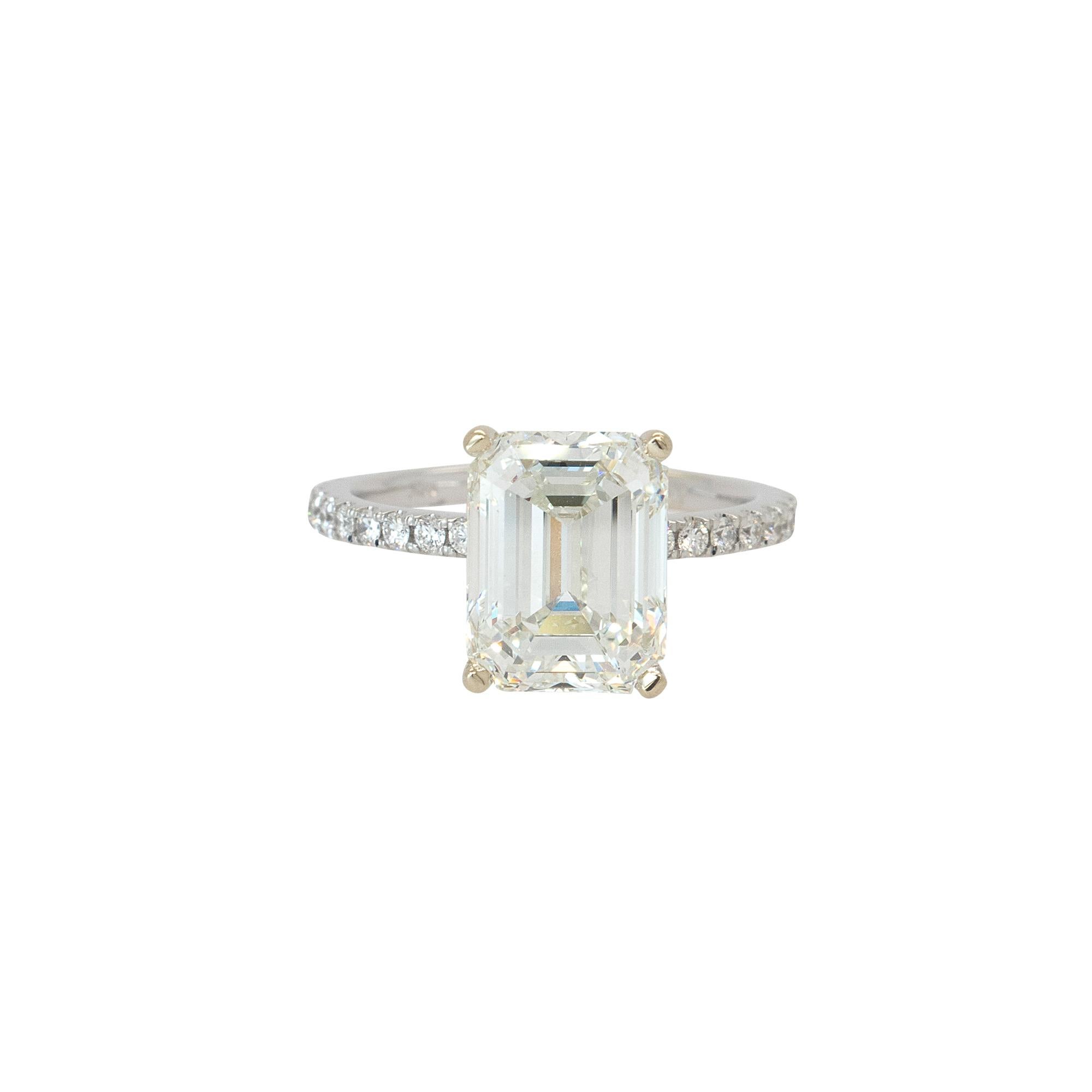 Women's 18k White Gold 4.02ct Emerald Cut Natural Diamond Ring For Sale