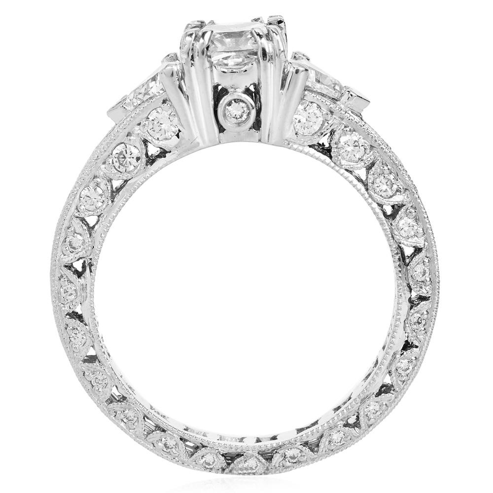 Tacori 2.61cts  Diamond 3 Stone Platinum Engagement Ring In Excellent Condition For Sale In Miami, FL