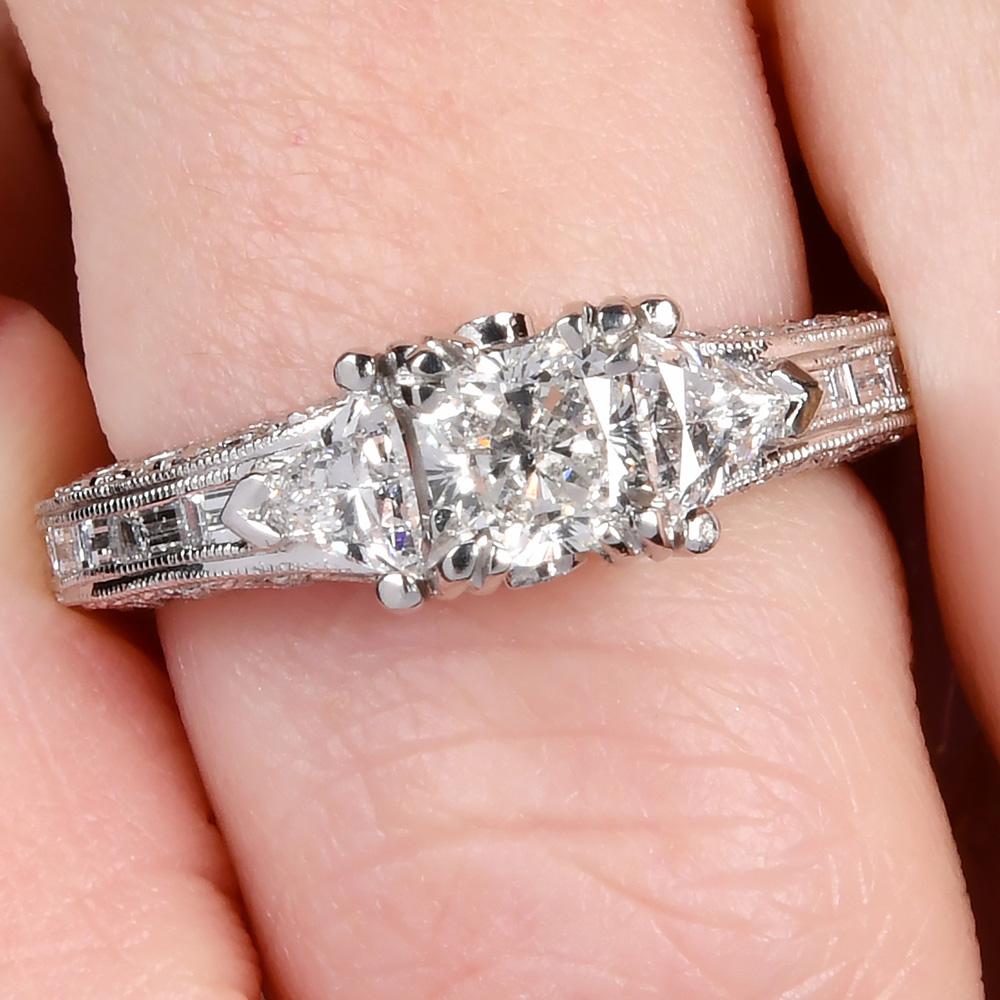 Tacori 2.61cts  Diamond 3 Stone Platinum Engagement Ring For Sale 4
