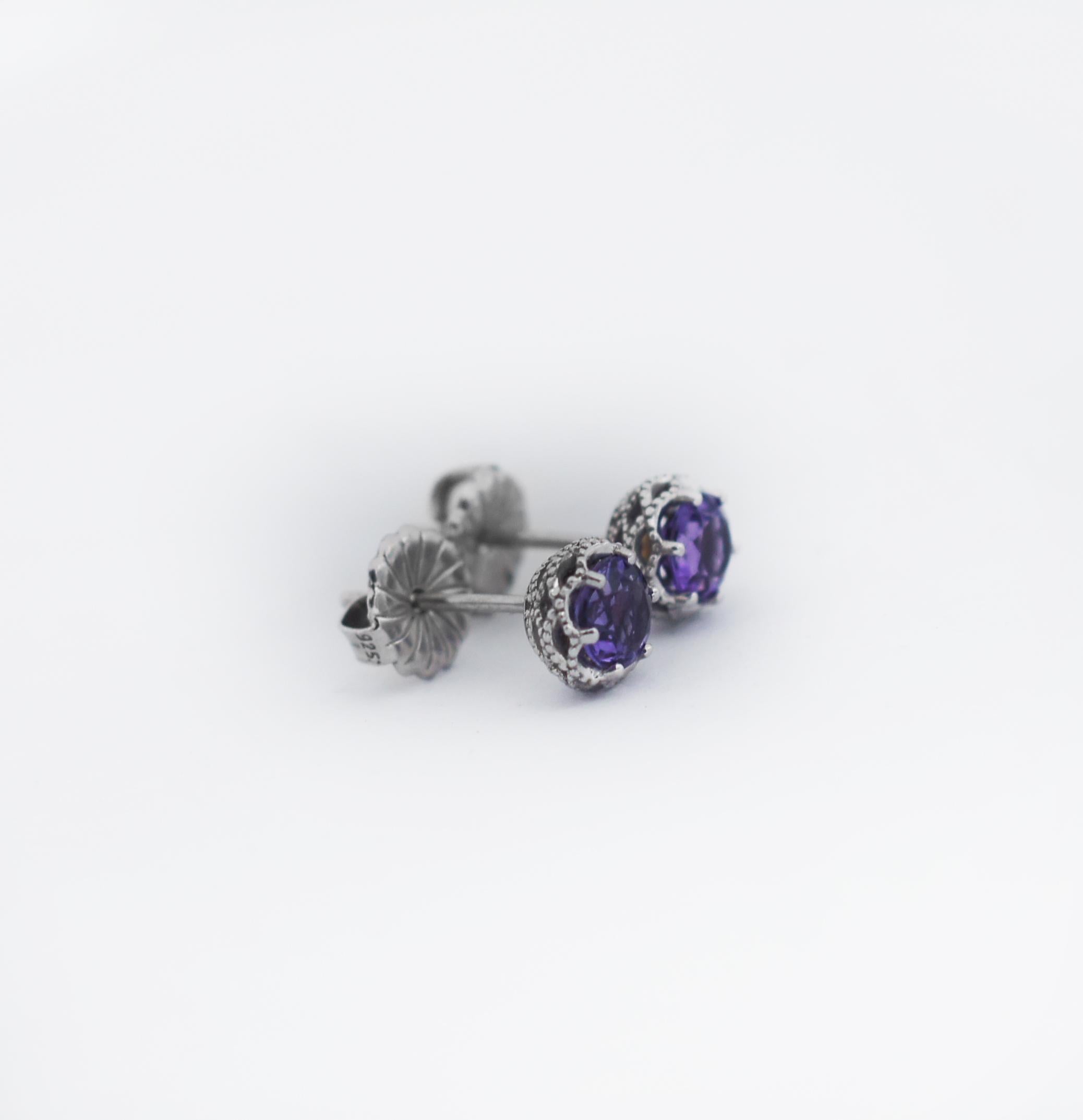 TACORI 925 Silver Amethyst Crescent Crown Petite Stud Earrings In Excellent Condition For Sale In San Fernando, CA