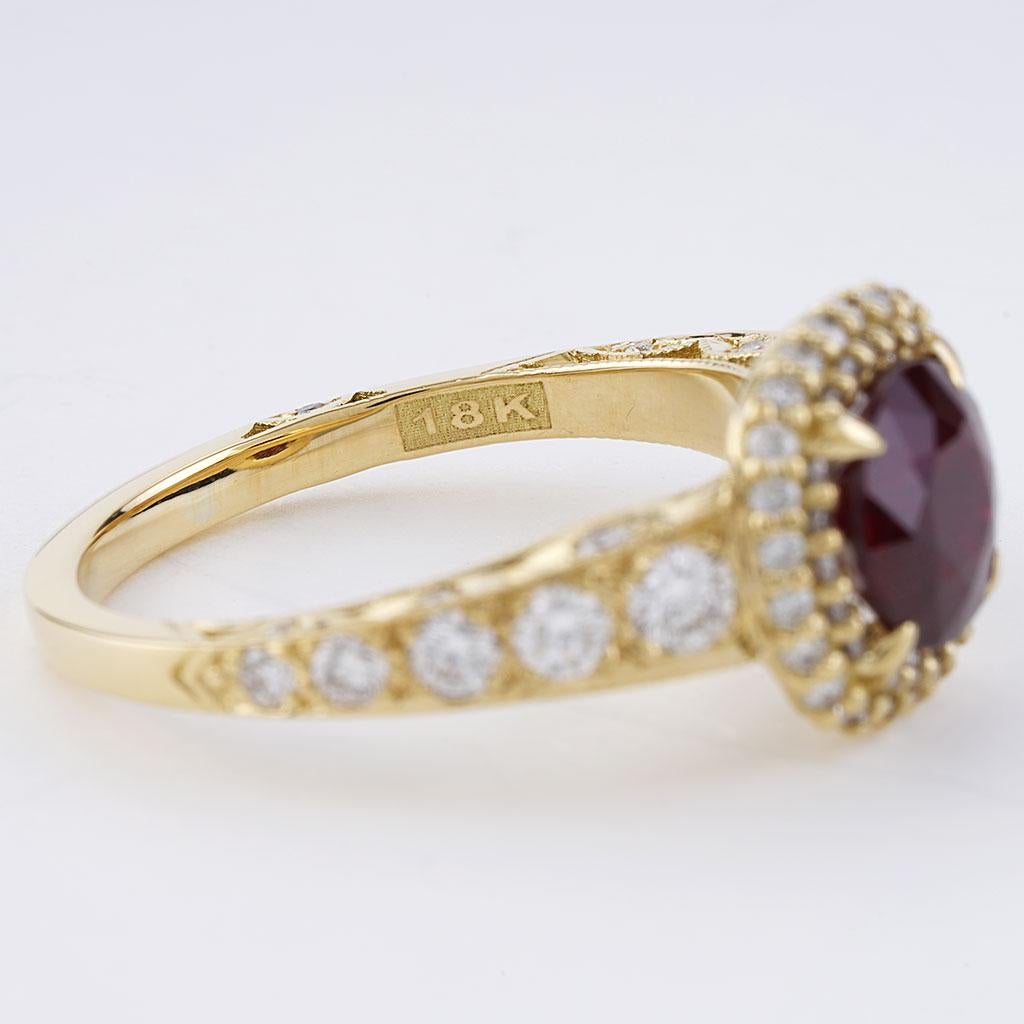 Tacori Dantela 2.25 CTTW Ruby And Diamond Engagement Ring 18K Yellow Gold - 6.5 In Good Condition For Sale In Chicago, IL