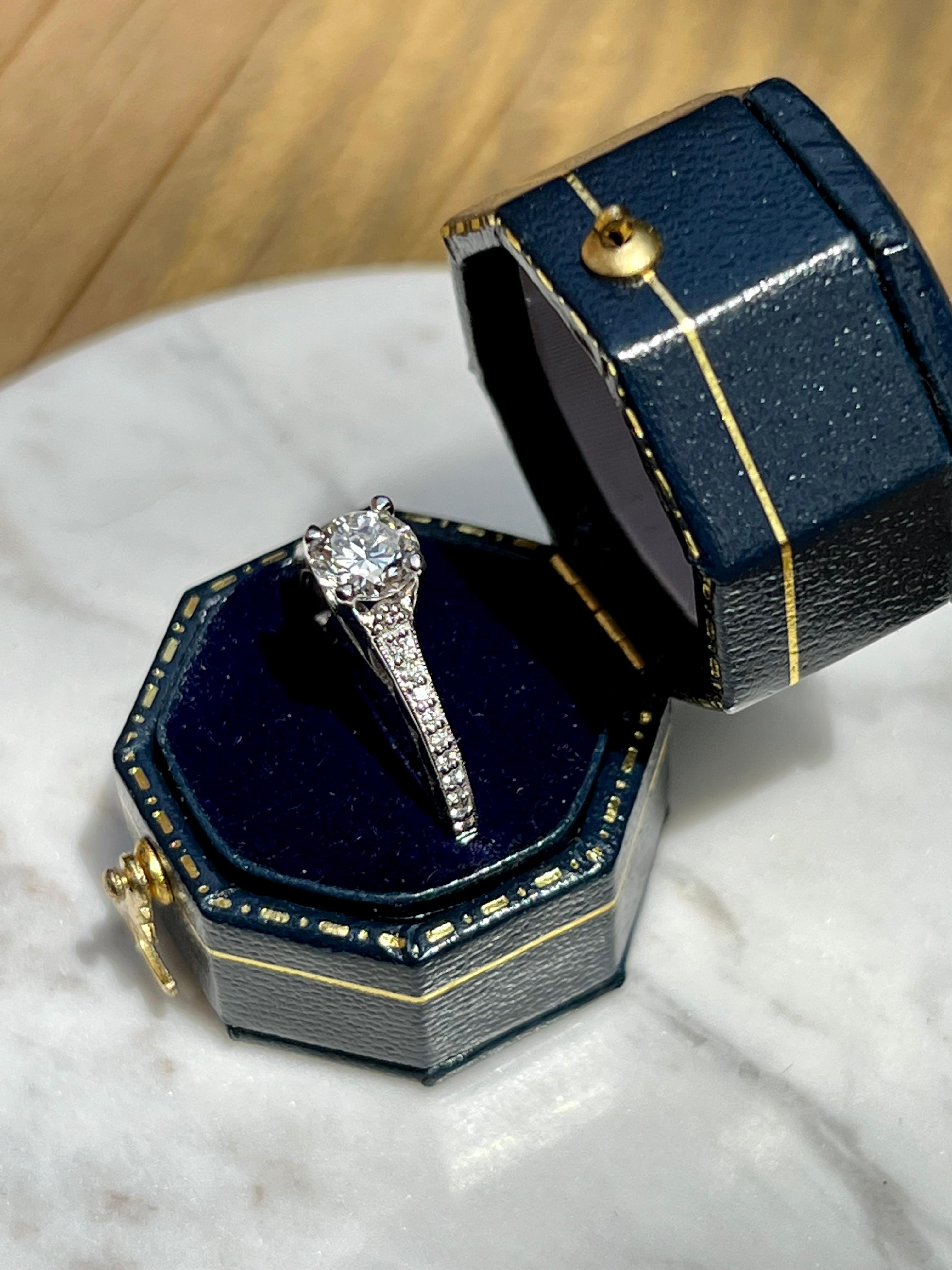 Contemporary Tacori Diamond Engagement Ring in 18 Karat Gold  For Sale
