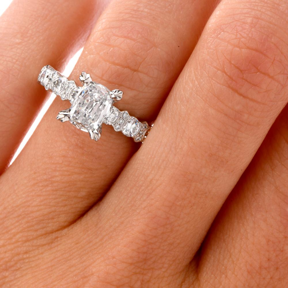 Modern Tacori GIA Cushion D-SI2 1.80 carats Diamond Platinum Engagement Ring For Sale