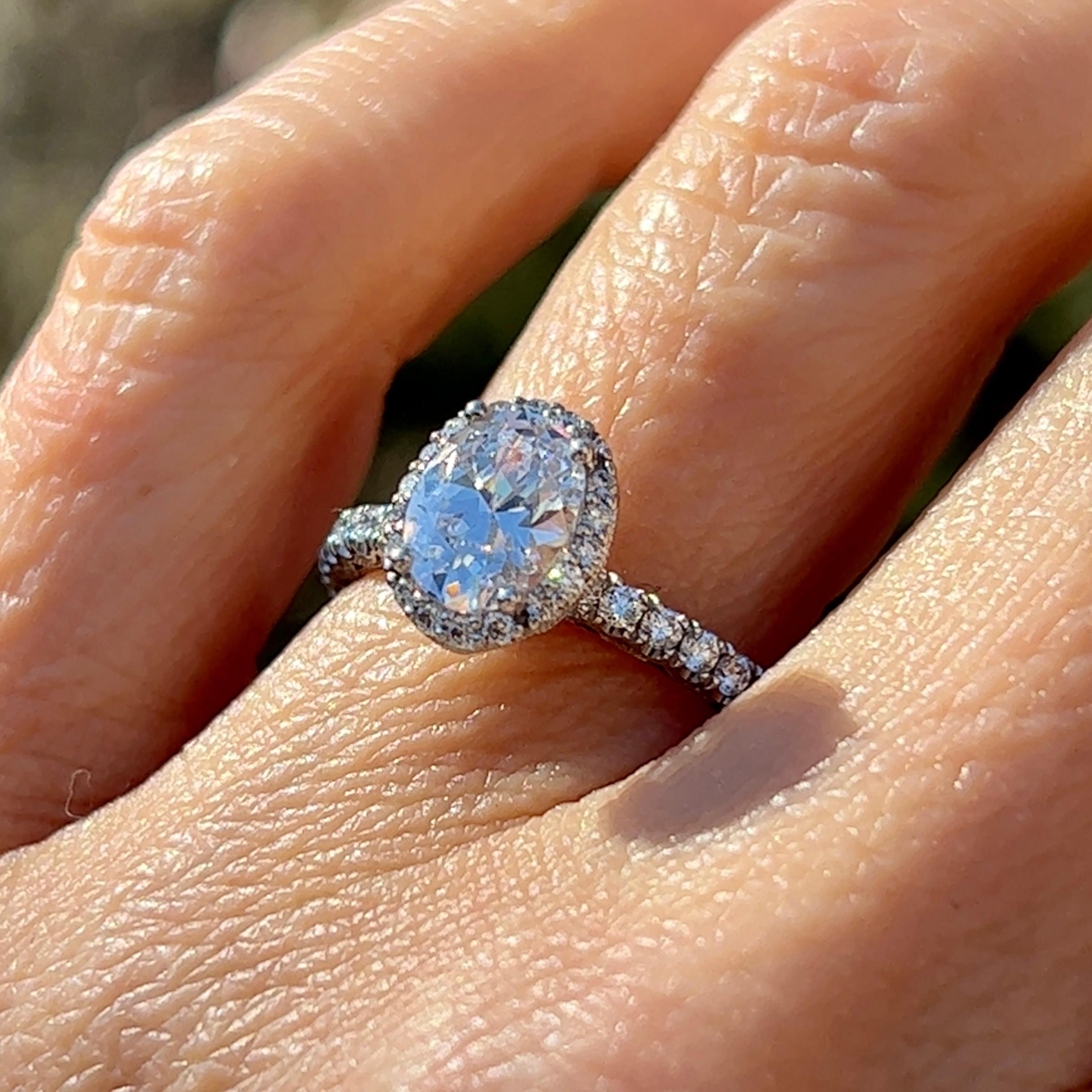 Tacori Oval Bloom Diamond Engagement Ring Mounting in 18k Gold In New Condition In Towson, MD