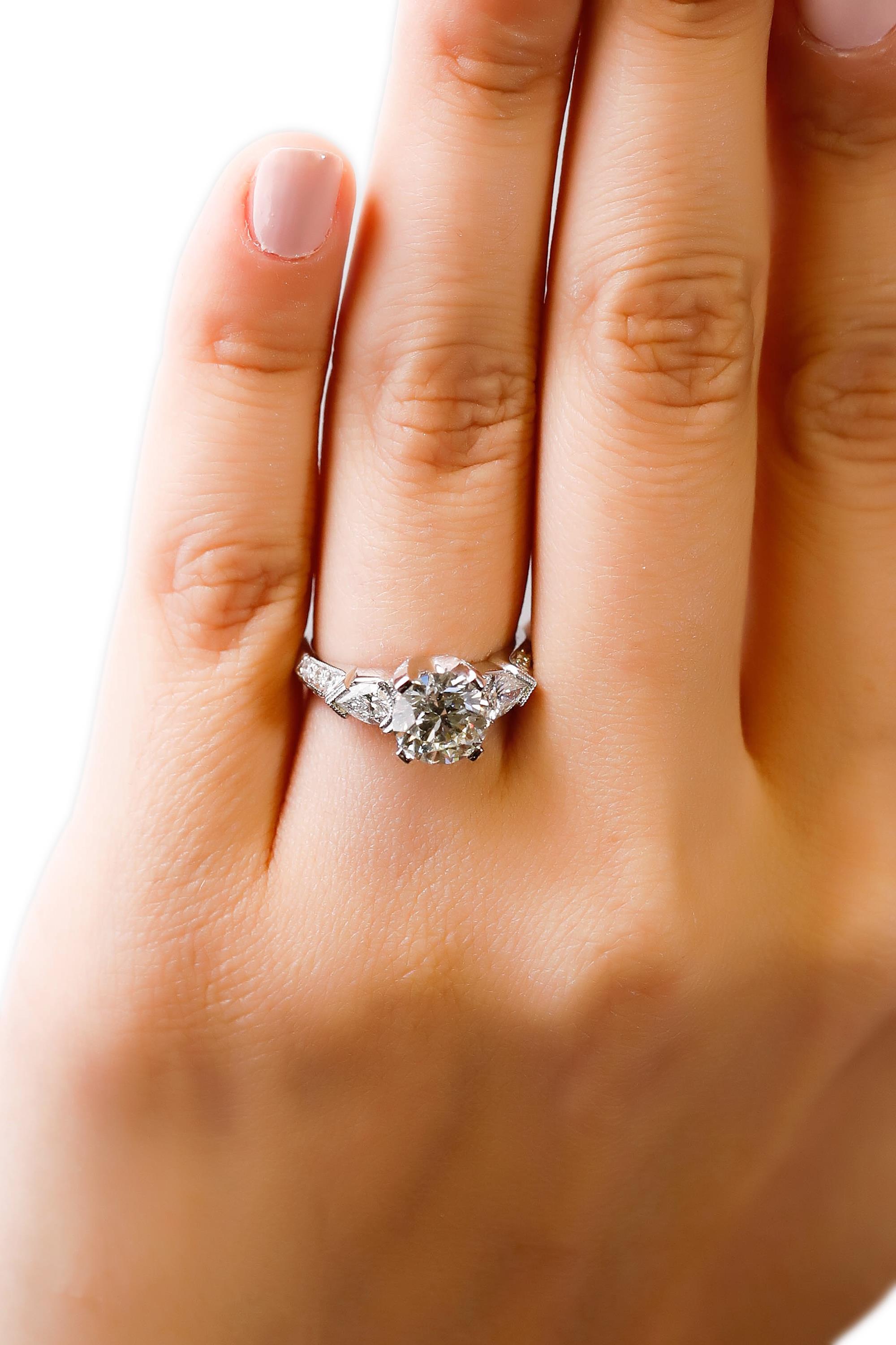 Tacori Platin 3 Karat runder birnenförmiger Diamant-Hochzeitsring (Rundschliff) im Angebot
