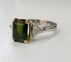 Platinring ""Tacori" mit wunderschönem grünem Turmalin und 2 Diamanten auf einer Seite