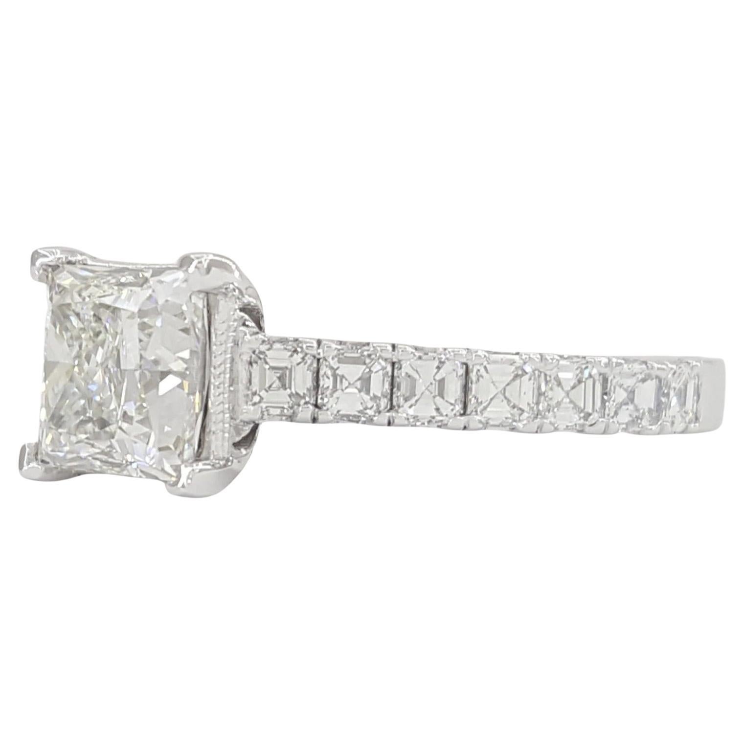 Tacori Verlobungsring mit Diamant im Prinzessinnenschliff und sauberer Mondsichel (Moderne) im Angebot