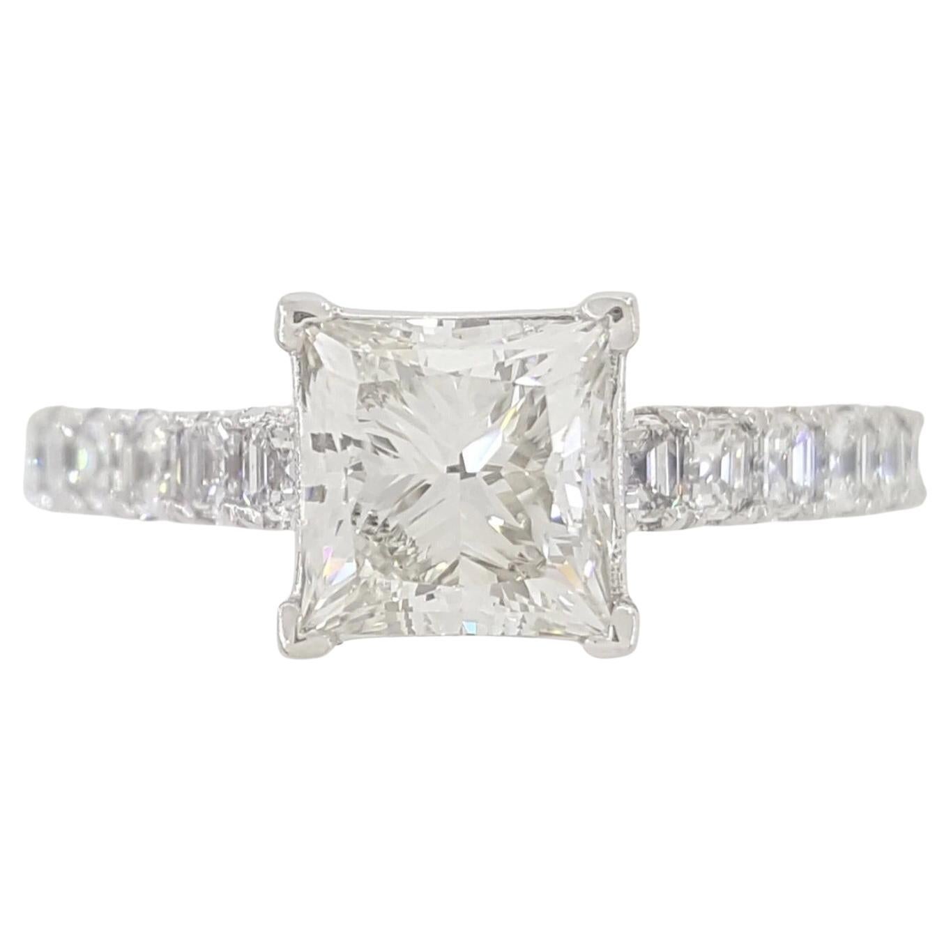 Tacori Verlobungsring mit Diamant im Prinzessinnenschliff und sauberer Mondsichel im Angebot