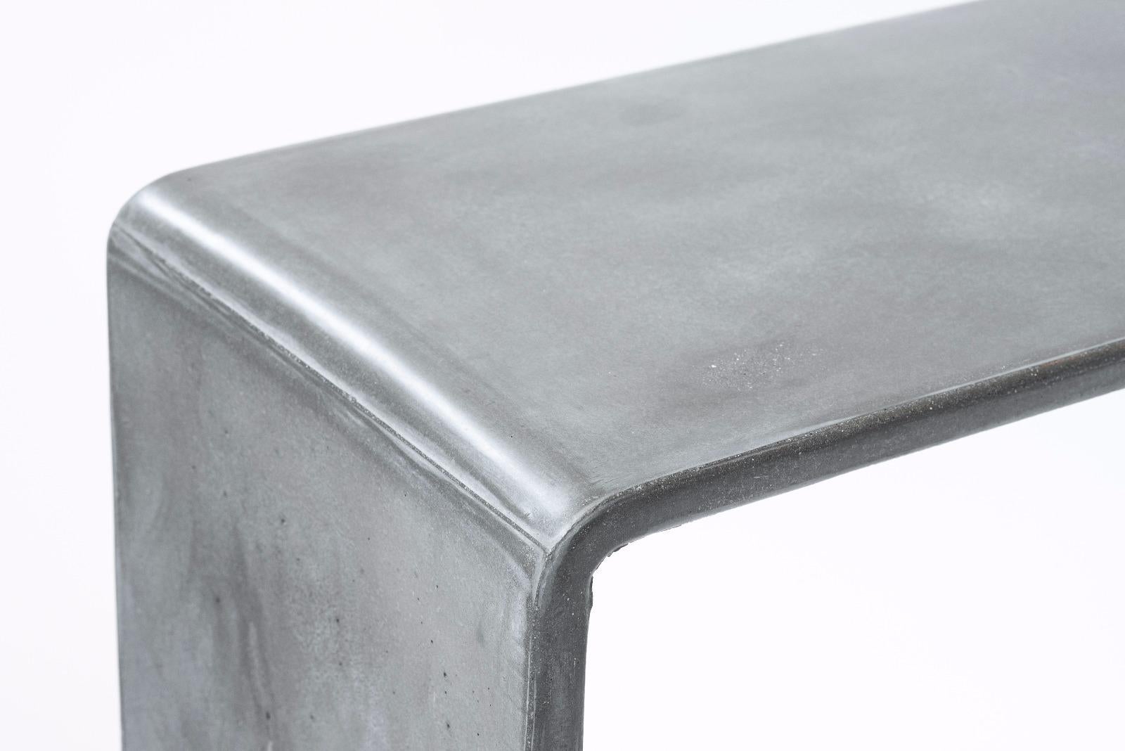 Modern Tadao Alto Concrete Contemporary Console, 100% Handcrafted in Italy For Sale