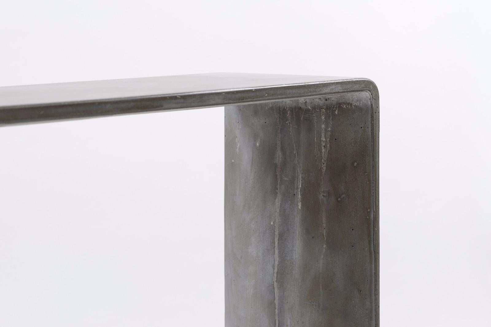 Molded Tadao Alto Concrete Contemporary Console, 100% Handcrafted in Italy For Sale