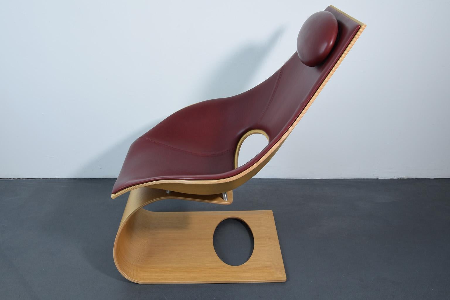 Modern Tadao Ando Dream Chair TA 001 Oak Front Upholstered Bordeaux, Carl Hansen & Søn For Sale