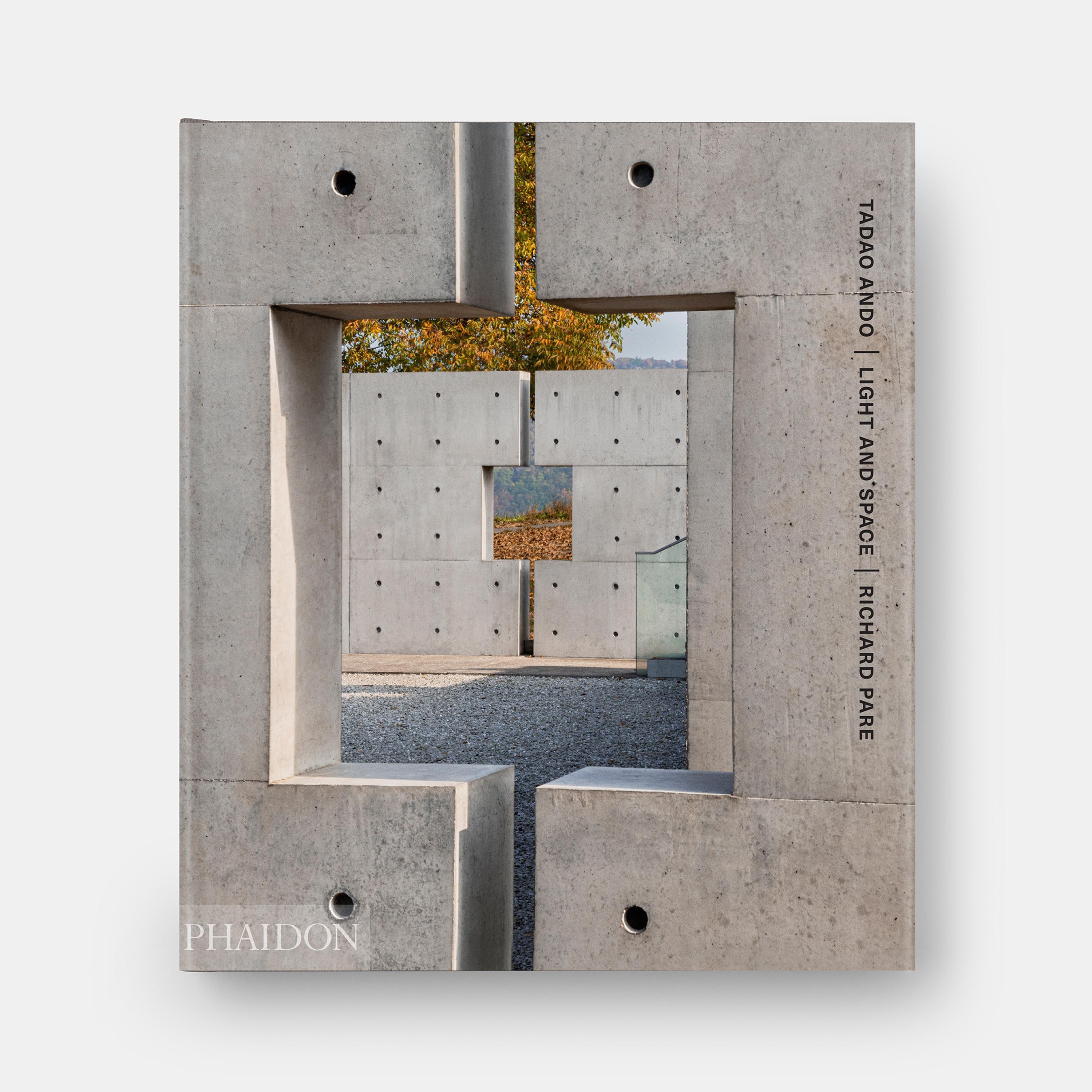 Un portfolio époustouflant de l'œuvre du plus grand architecte contemporain du Japon, présentant des photographies exquises de 28 projets extraordinaires sélectionnés par Ando.

Après le premier volume de la série de monographies de Tadao Ando chez