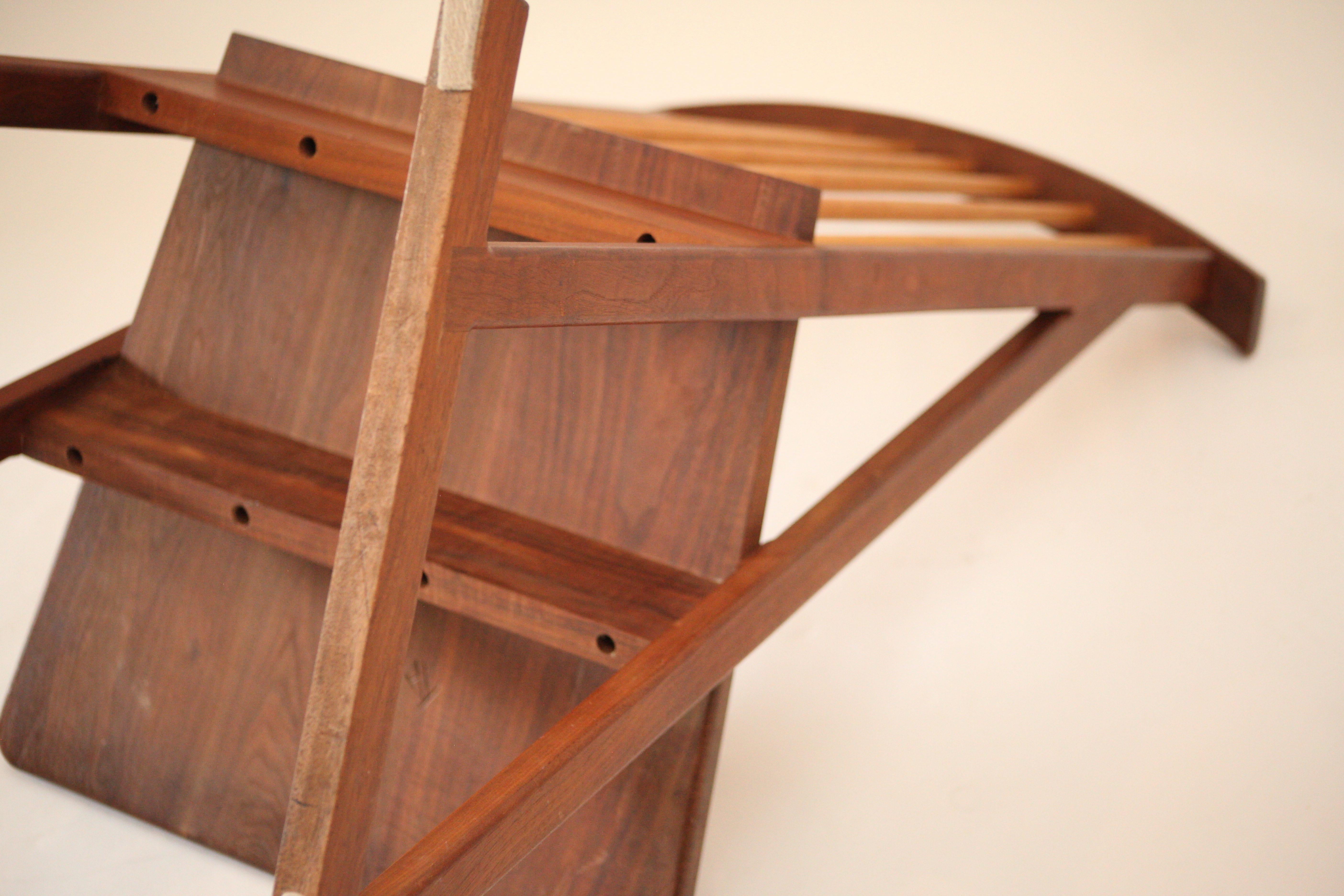 Tadao Arimoto Walnut Spindle Back Chair, 1980s im Angebot 7