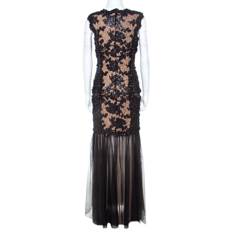 Tadashi Shoji Black Lace and Tulle Floral Sequin Embellished Gown M In Good Condition In Dubai, Al Qouz 2