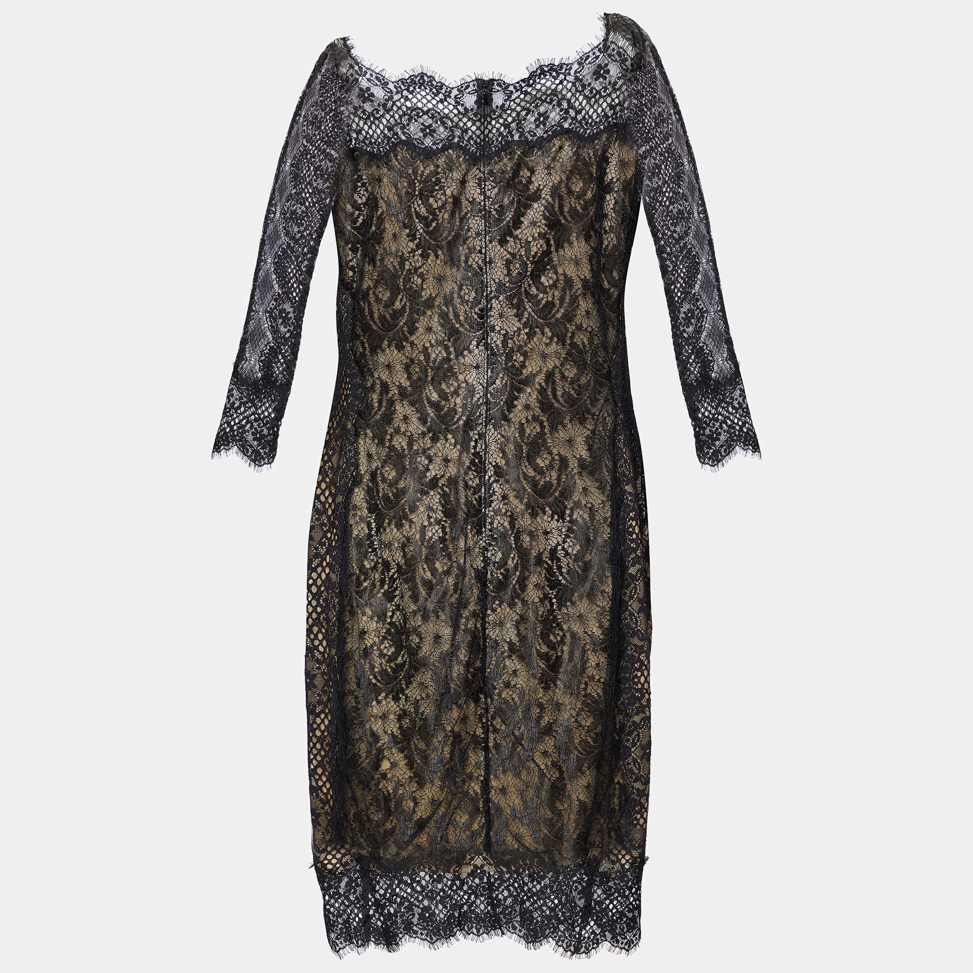 The fine artistry and the feminine silhouette of this designer dress exhibit the labels impeccable craftsmanship in tailoring. It is stitched using quality materials  has a good fit  and can be easily styled with chic accessories  open toe sandals 