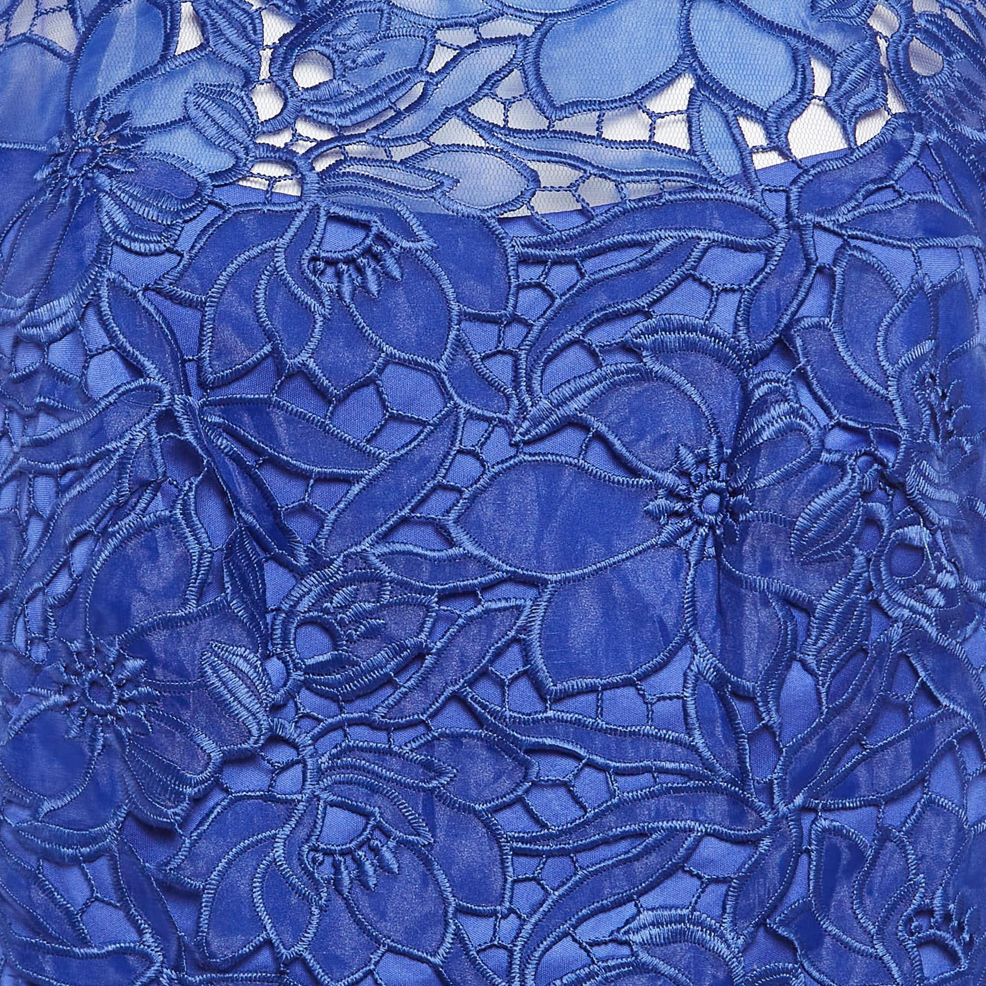 Tadashi Shoji Blaues geblümtes Spitzenkleid L im Zustand „Neu“ im Angebot in Dubai, Al Qouz 2
