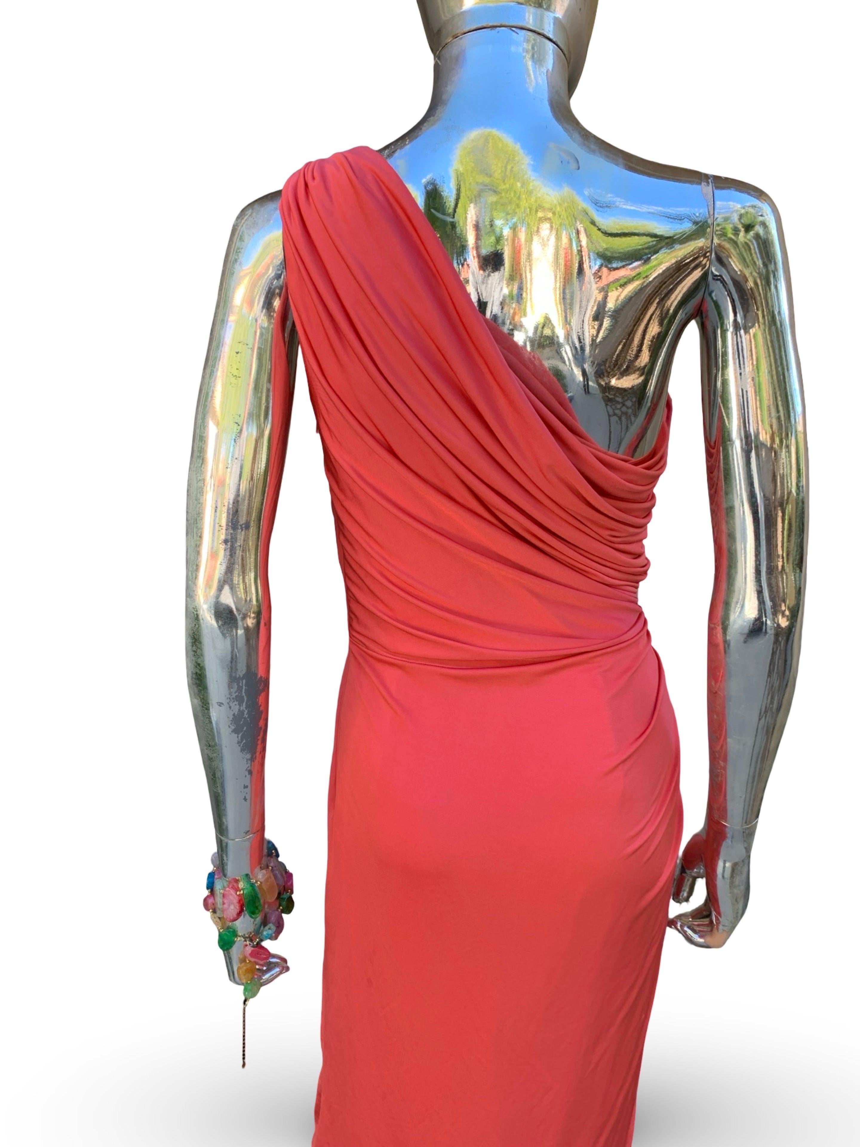 Tadashi Shoji Collectiion Robe drapée asymétrique en corail Taille M en vente 3