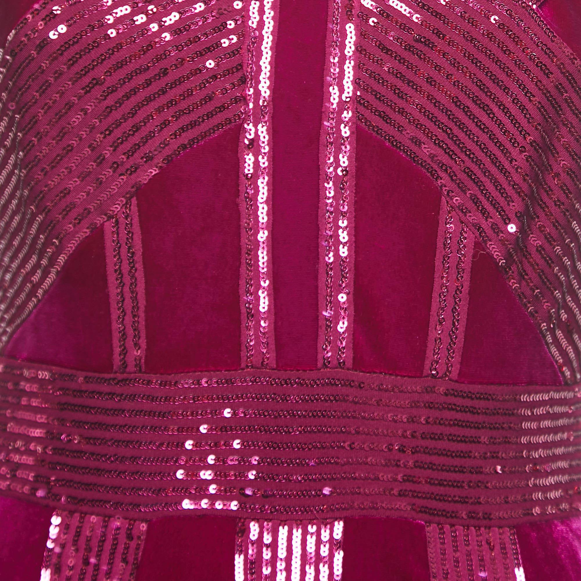 Tadashi Shoji Magenta Pink Velvet and Sequin Rhea Gown S In New Condition For Sale In Dubai, Al Qouz 2