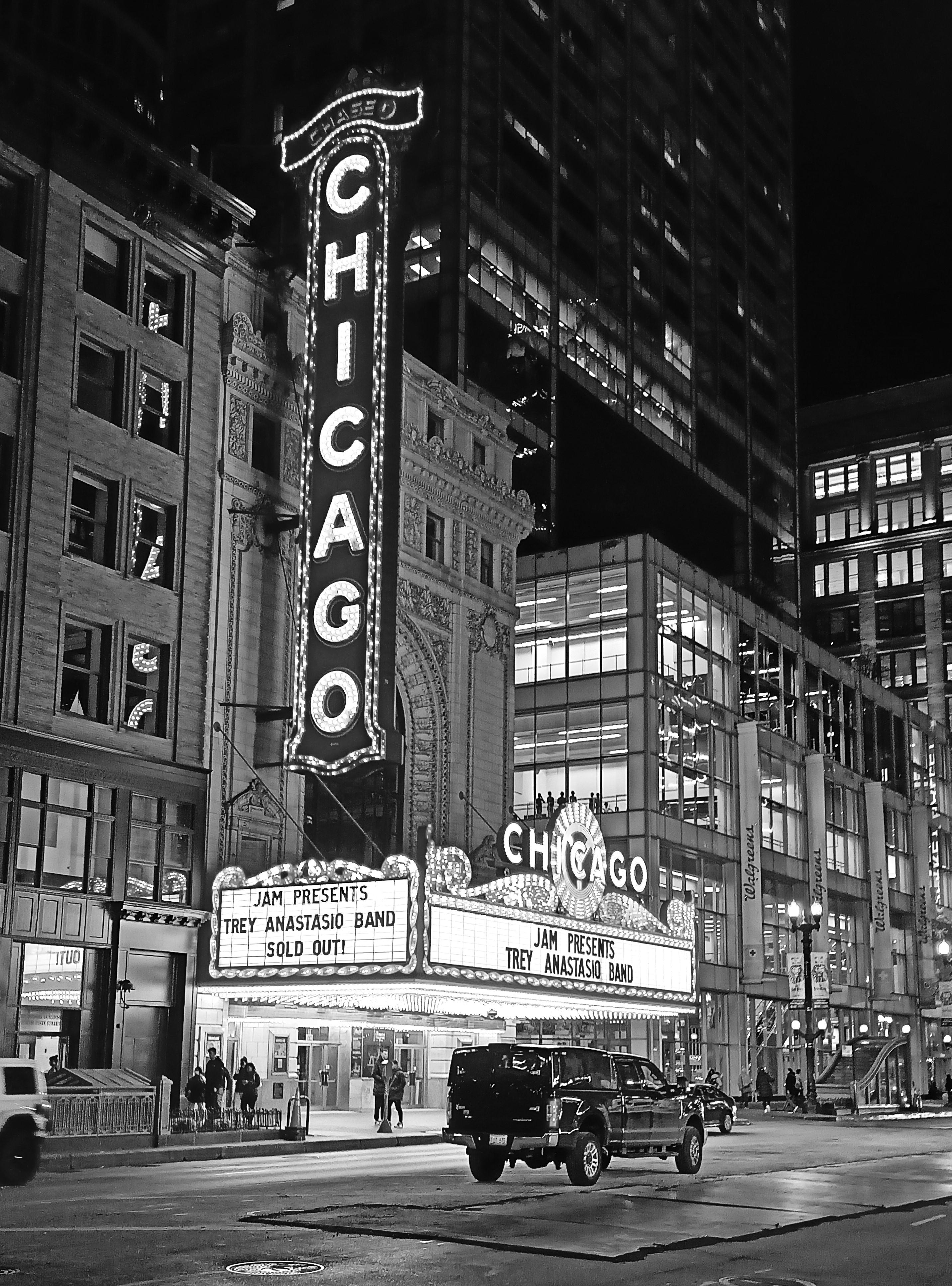 Tadeusz Zych Black and White Photograph – Chicago II