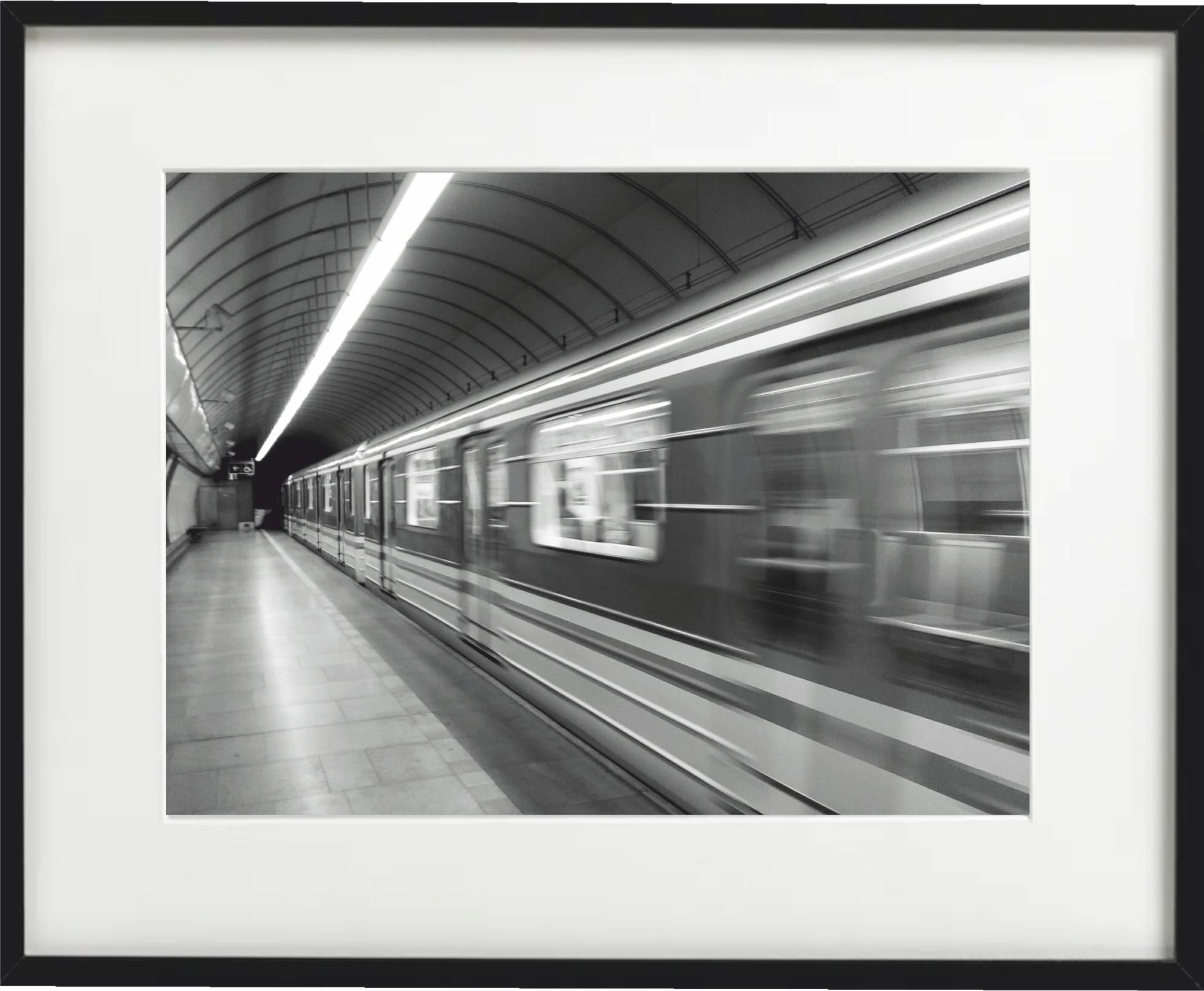 Metro. Prag I – Photograph von Tadeusz Zych
