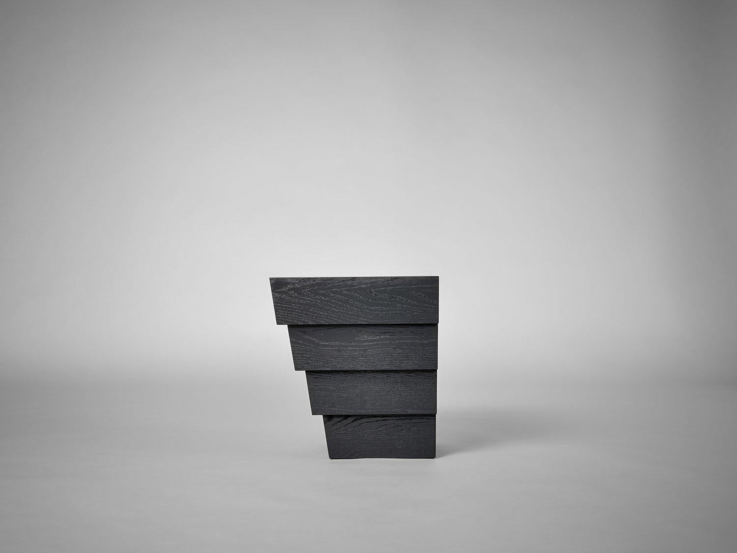 Mesa auxiliar Taes 55 de roble europeo negro by Mokko Amsterdam Holandés en venta