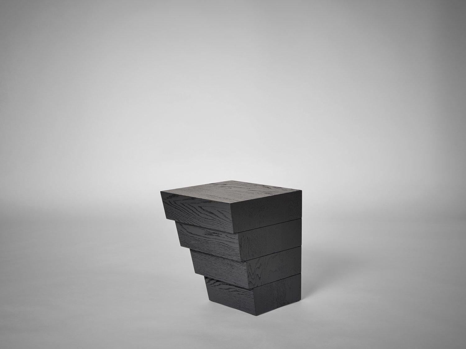Mesa auxiliar Taes 55 de roble europeo negro by Mokko Amsterdam Otro en venta