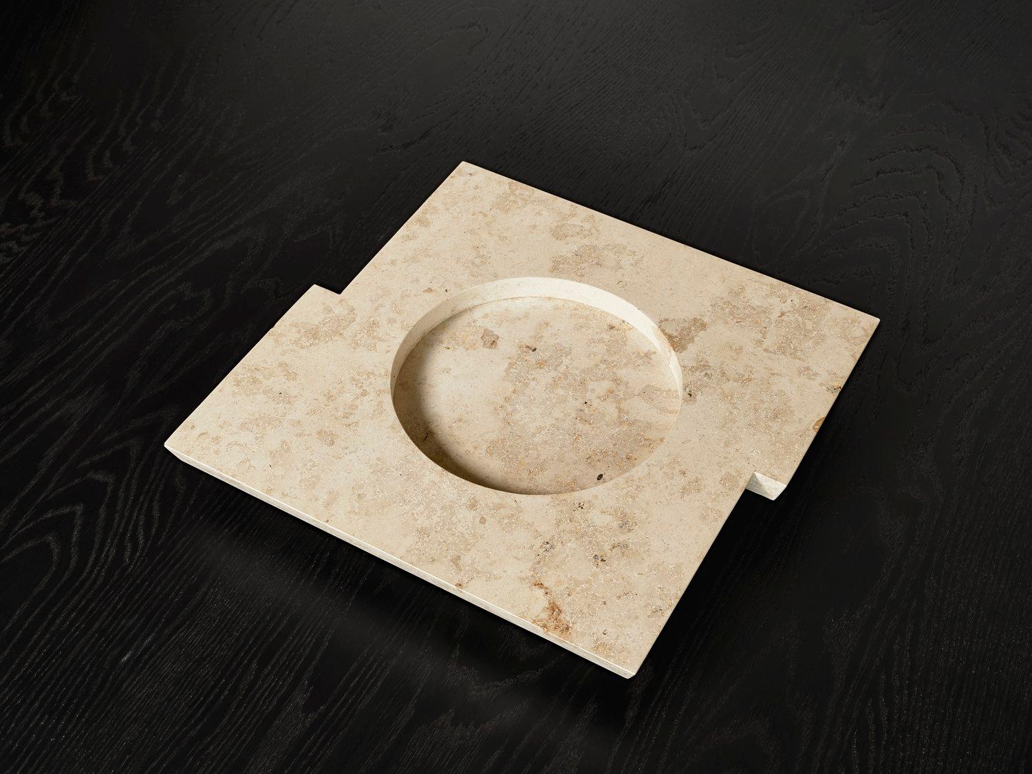 Cuenco escultórico decorativo Taes de piedra caliza Jura Gelb by Mokko Amsterdam Posmoderno en venta