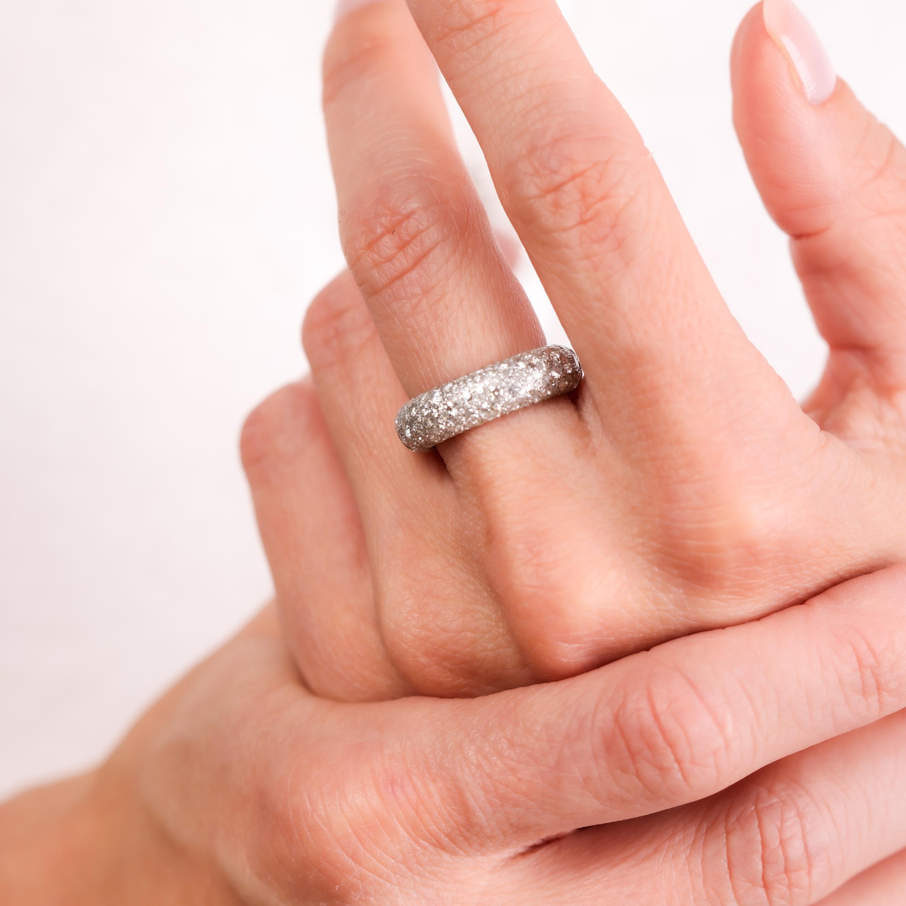 Taffin Ehering aus Platin mit Diamanten in Platinpavé-Fassung (Brillantschliff)
