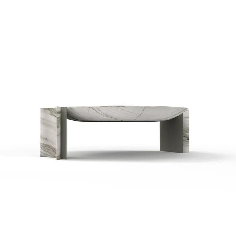 Table basse Taffura - Une symphonie de pierre et de métal Neuf - En vente à Gurugram, IN
