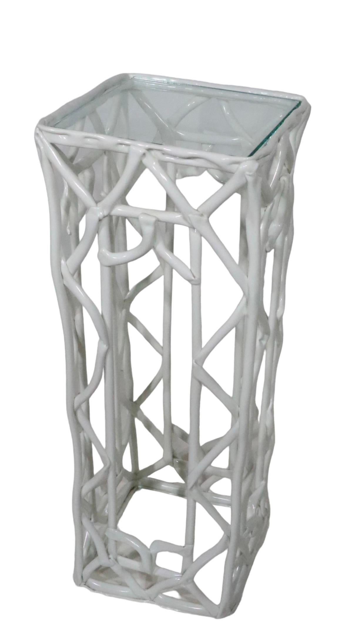 The Pedestal Table Brutalist en résine avec plateau en verre C.I.C. en vente 4