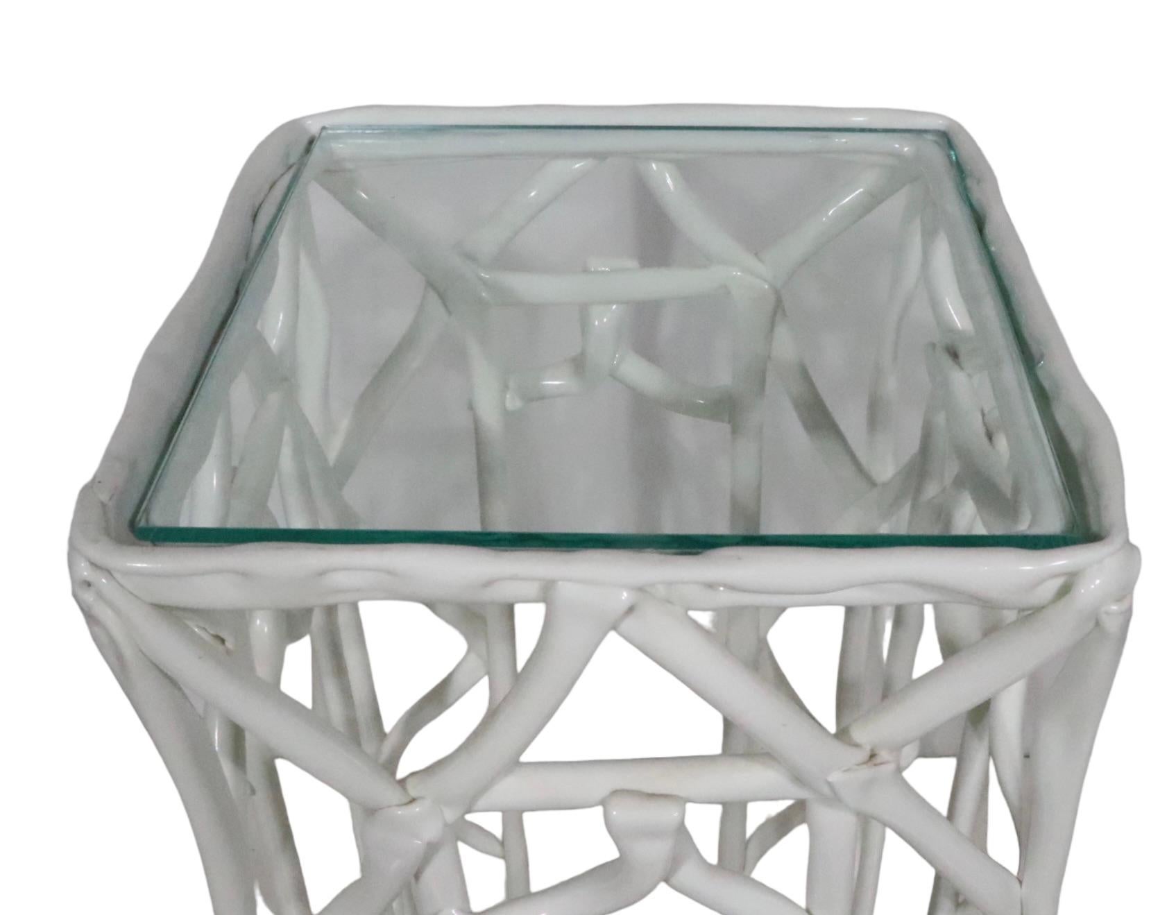 The Pedestal Table Brutalist en résine avec plateau en verre C.I.C. en vente 6