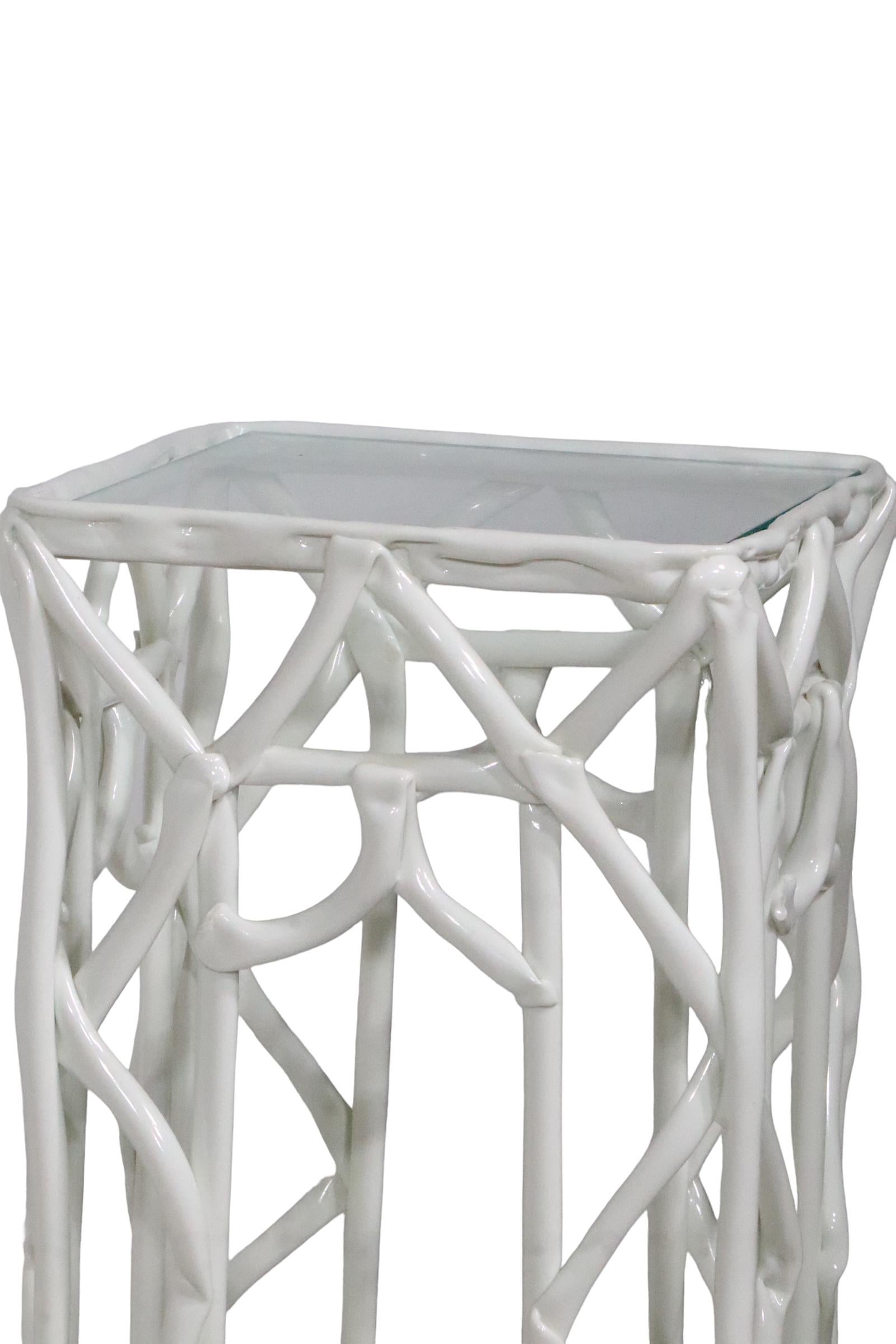 The Pedestal Table Brutalist en résine avec plateau en verre C.I.C. en vente 8